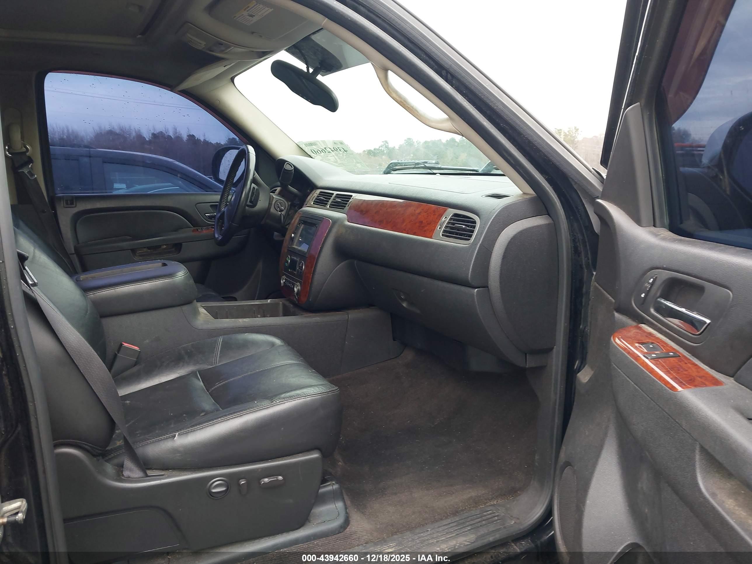 CHEVROLET SILVERADO image 5