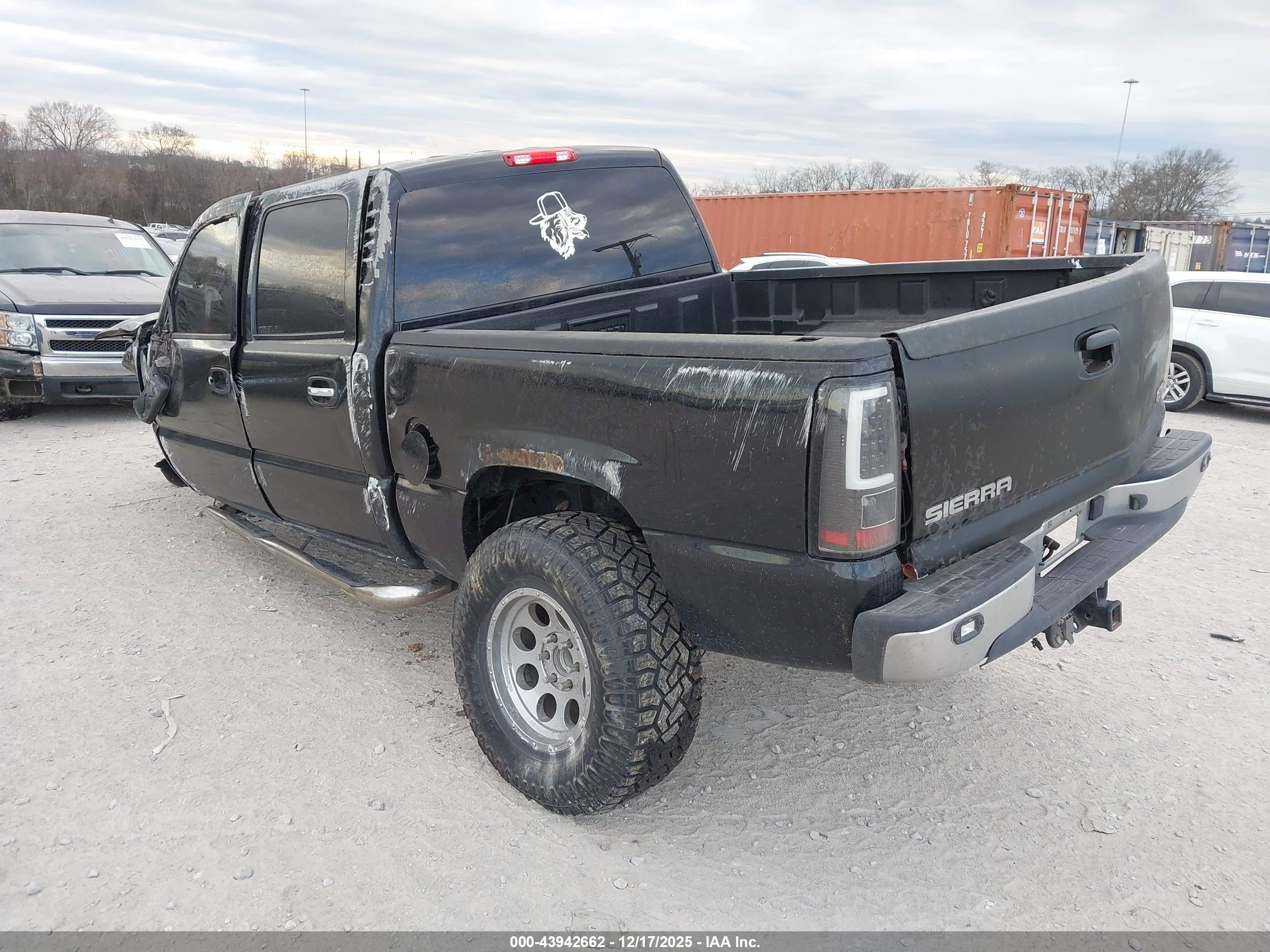 GMC SIERRA image 3