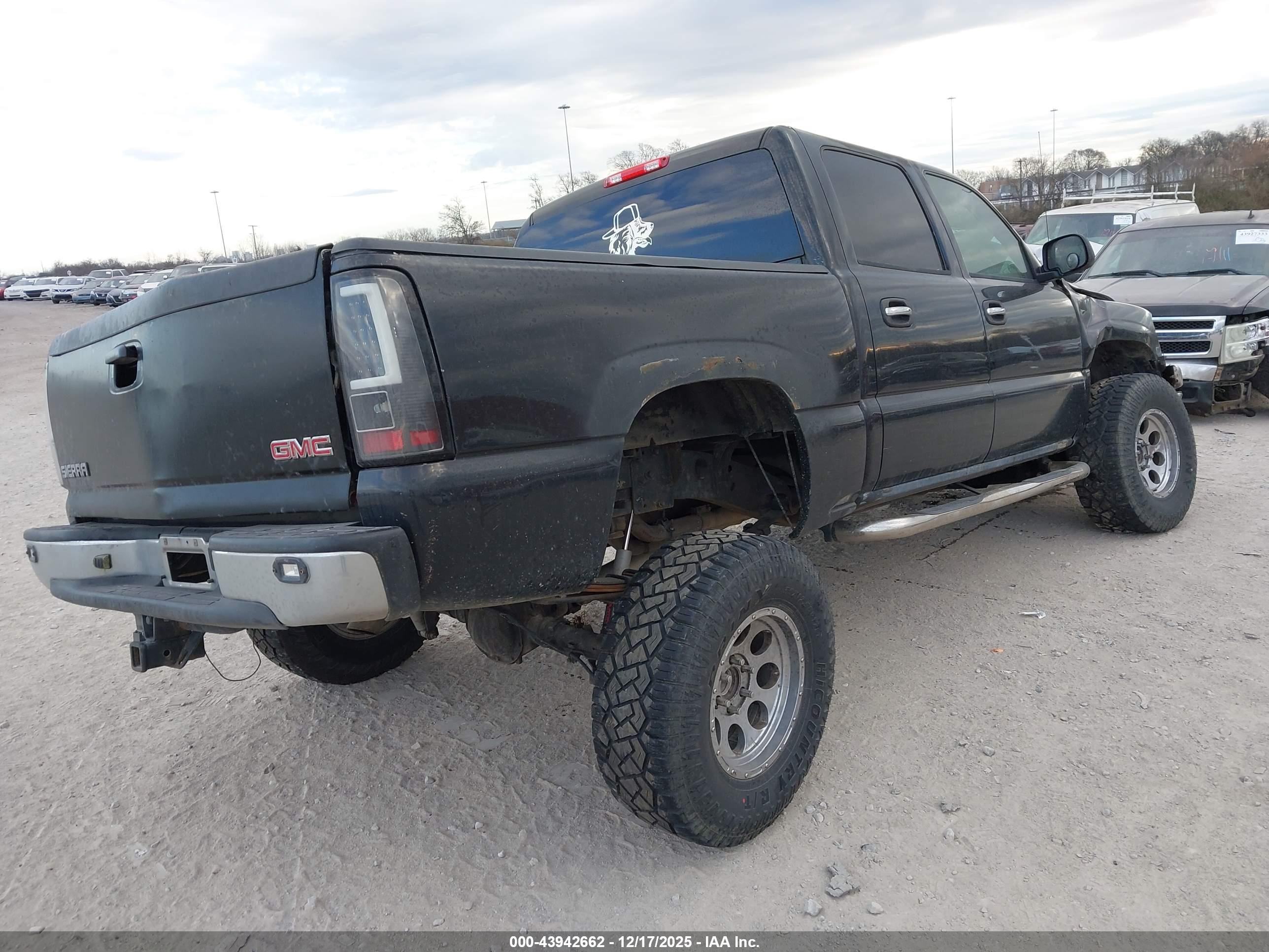 GMC SIERRA image 4