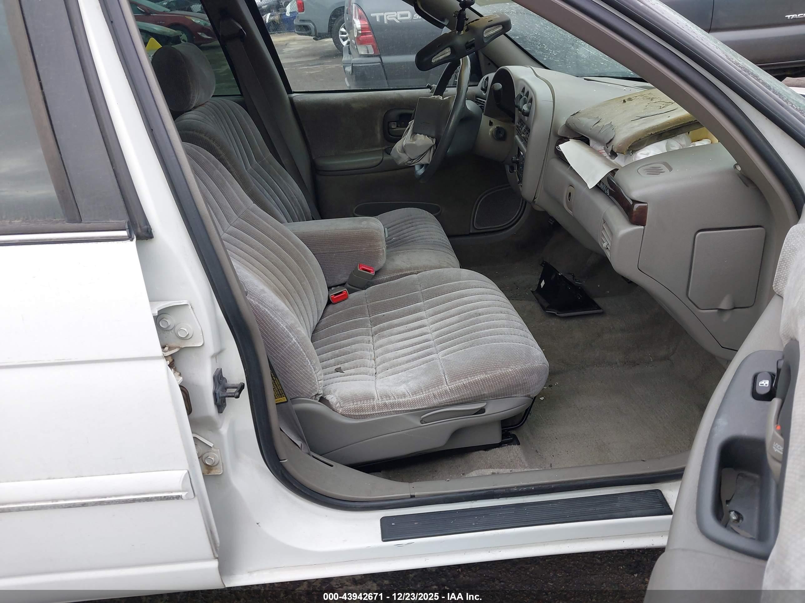 CHEVROLET LUMINA image 5