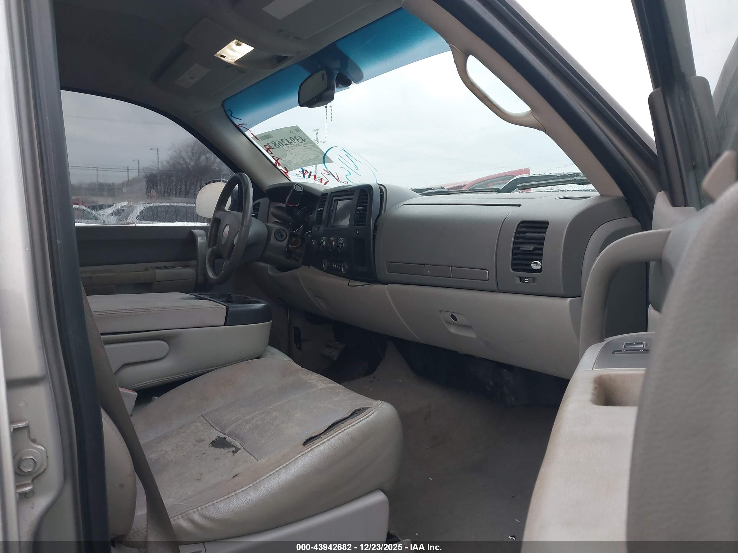 GMC SIERRA image 5