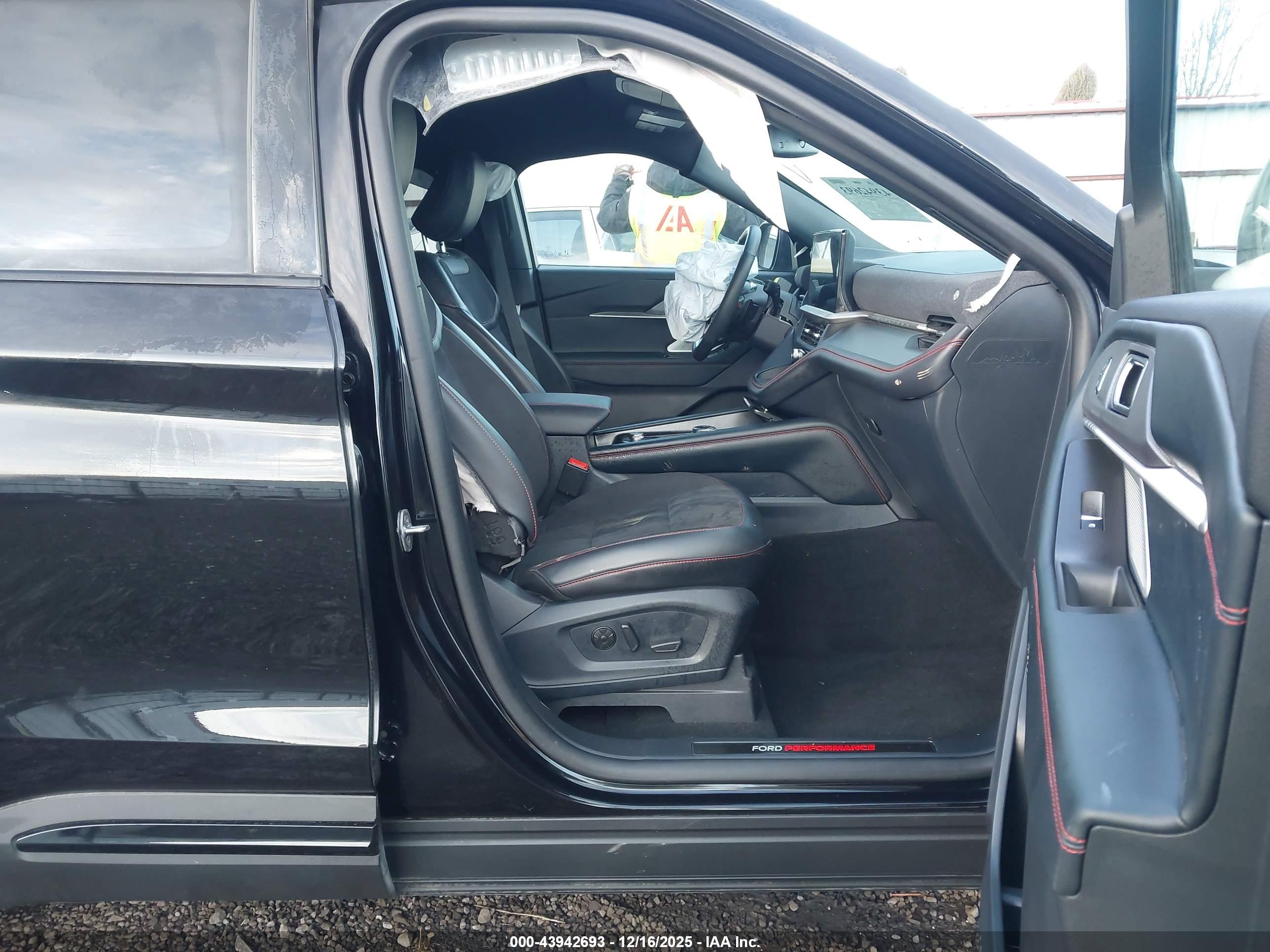 FORD EXPLORER image 5