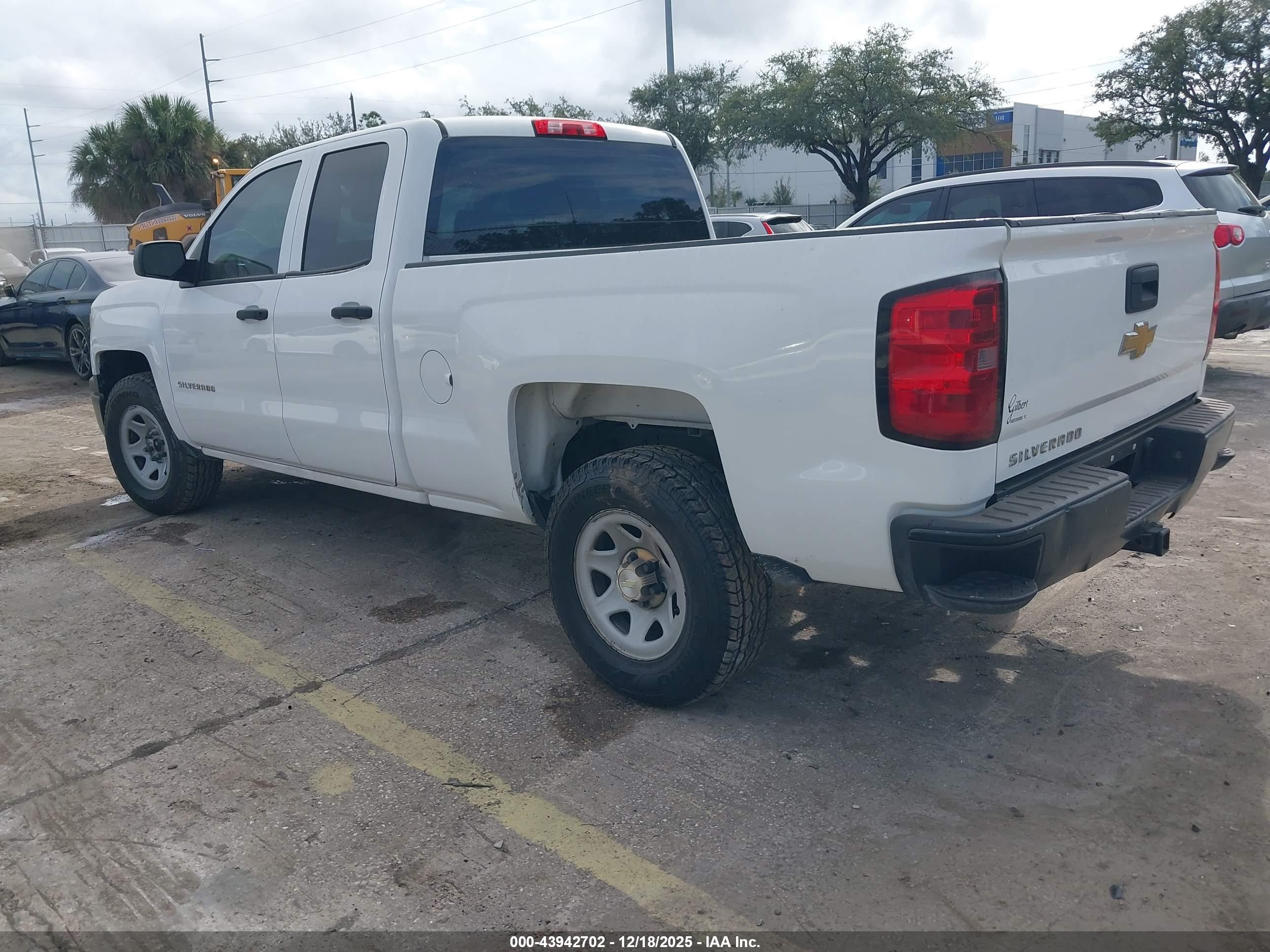 CHEVROLET SILVERADO image 3