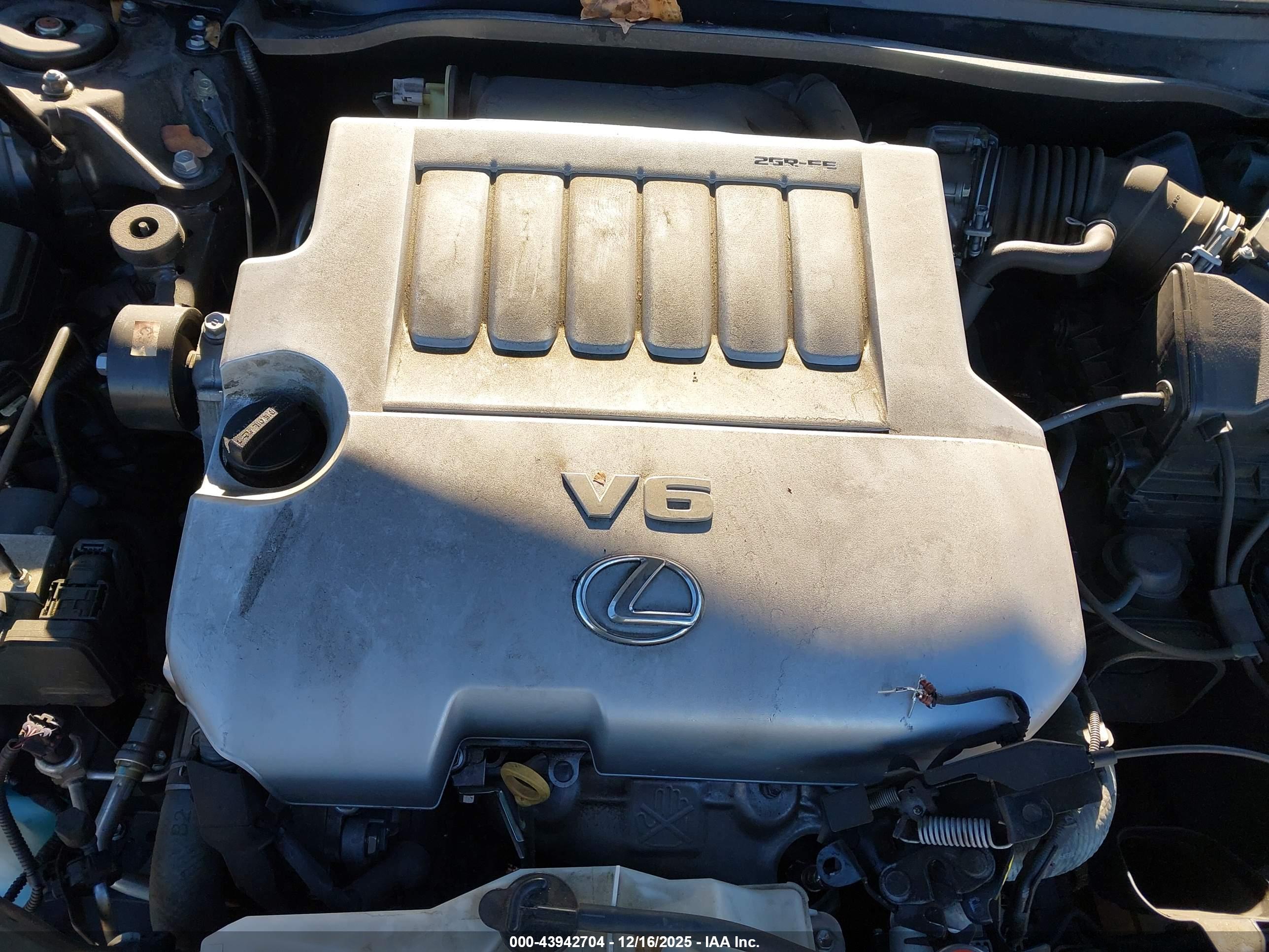 LEXUS ES image 10