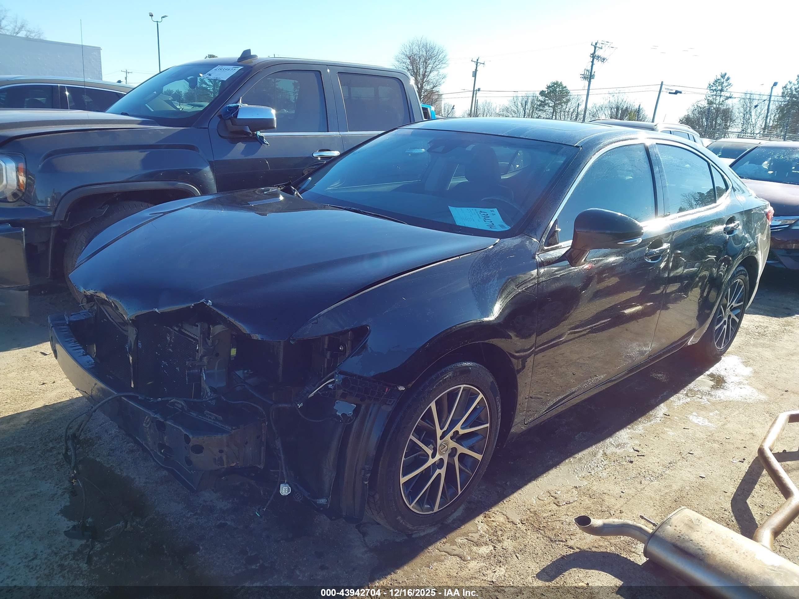 LEXUS ES image 2