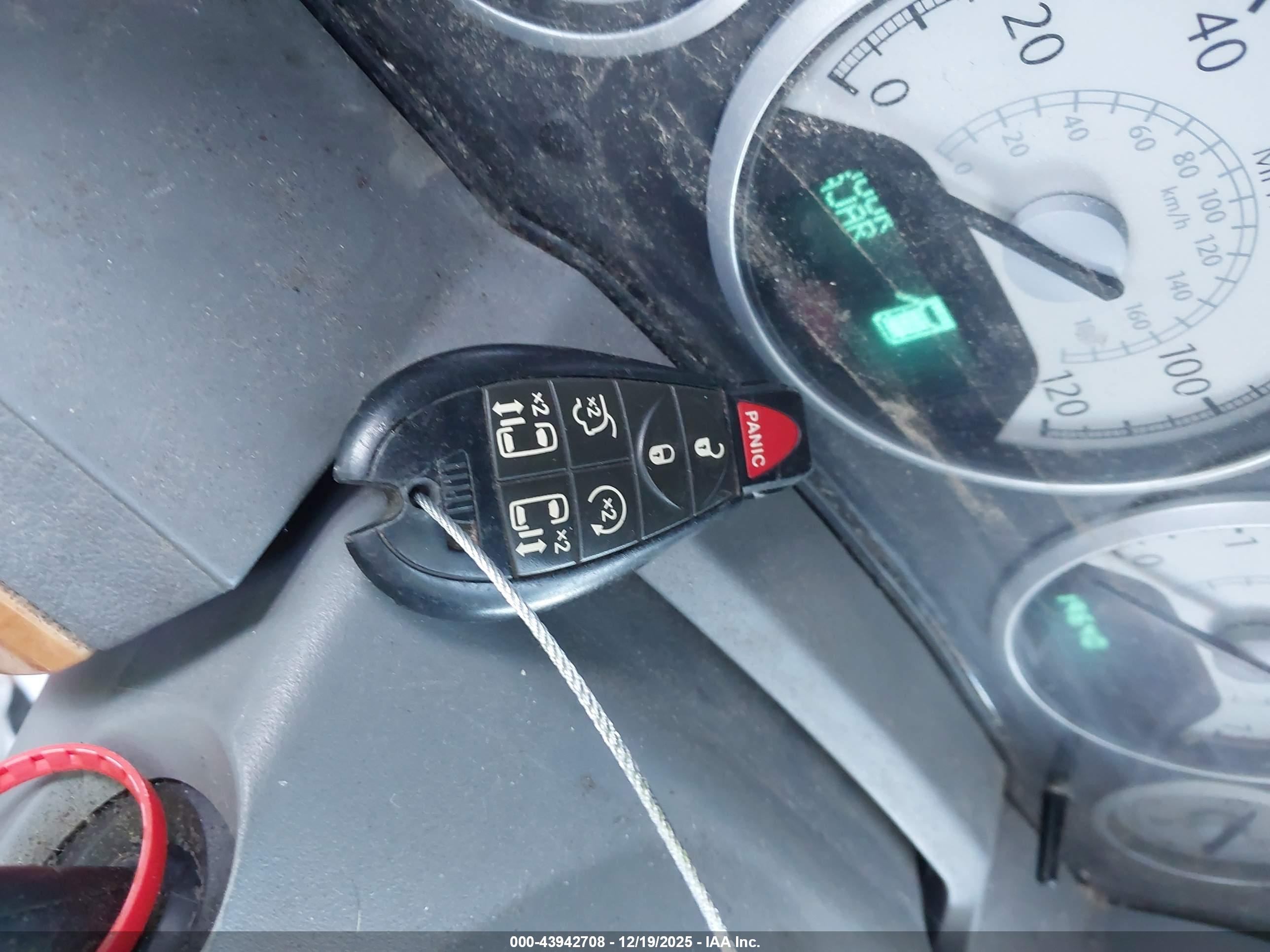 CHRYSLER TOWN image 11