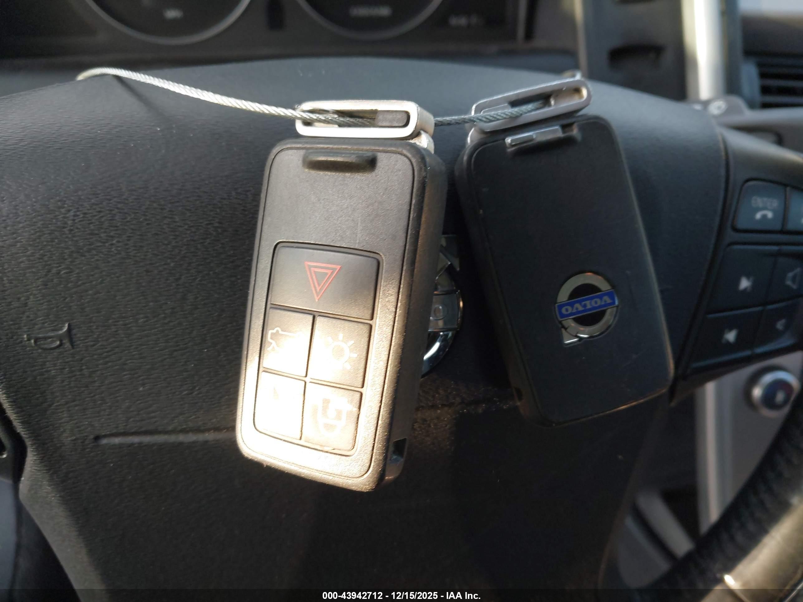 VOLVO XC60 image 11