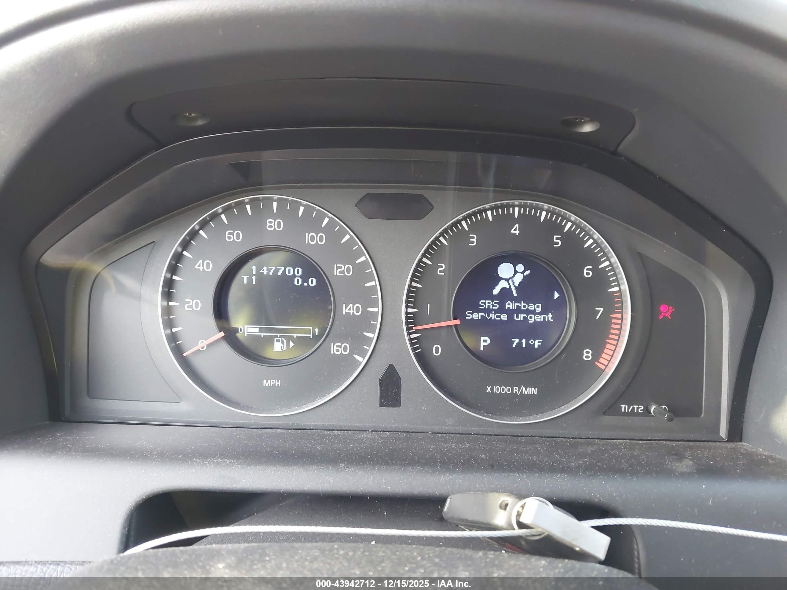 VOLVO XC60 image 7