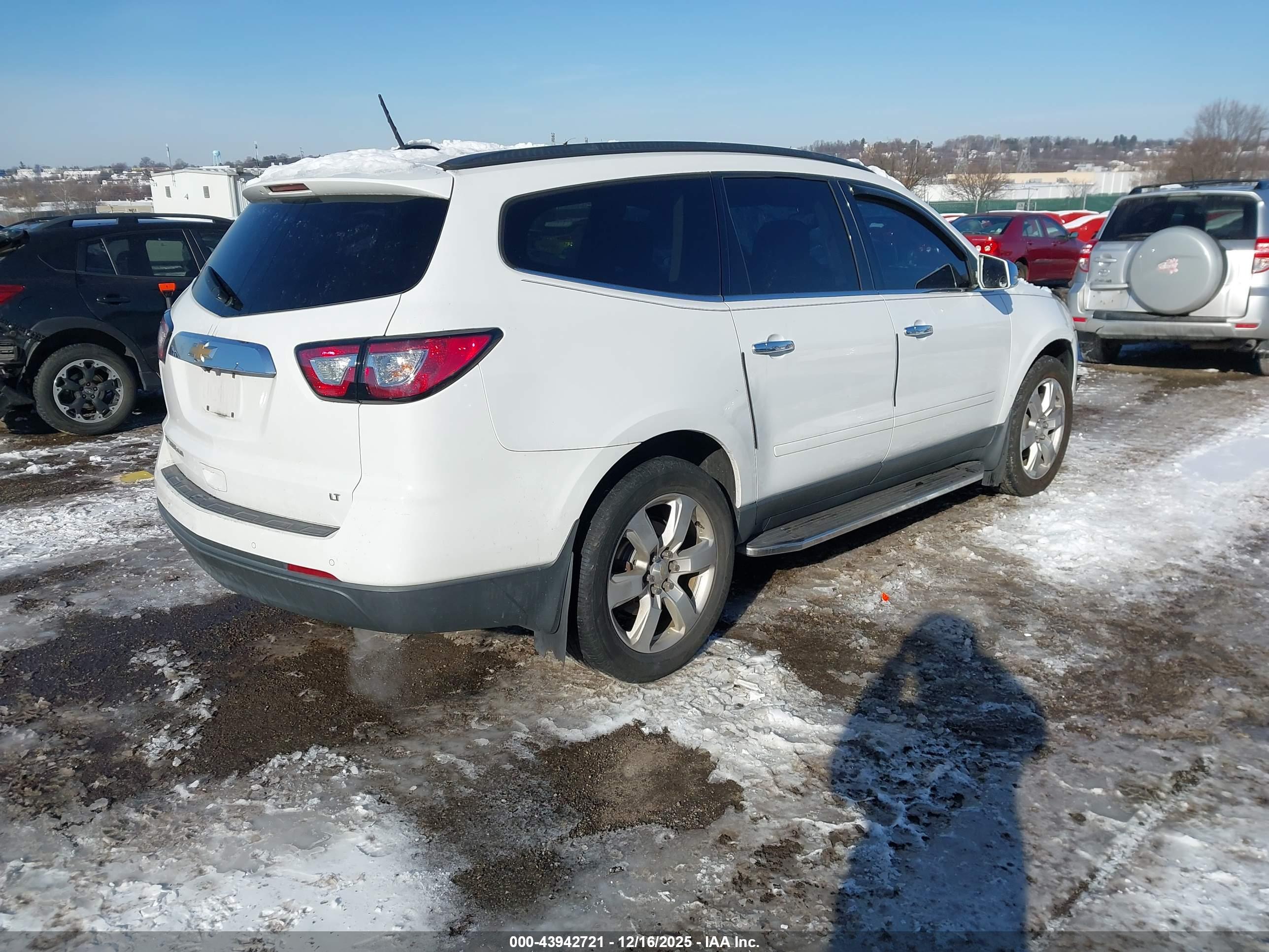 CHEVROLET TRAVERSE image 4