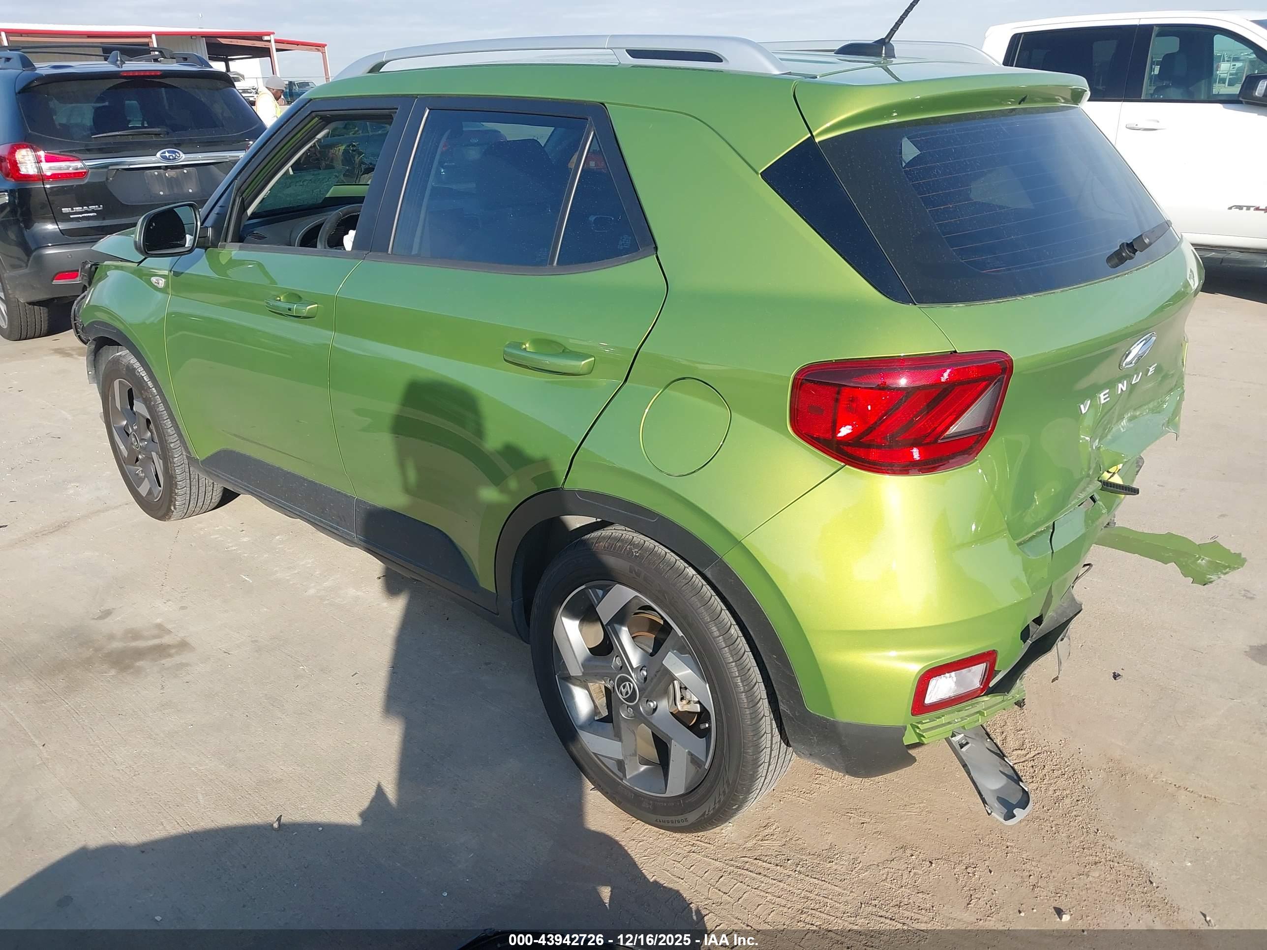HYUNDAI VENUE image 3