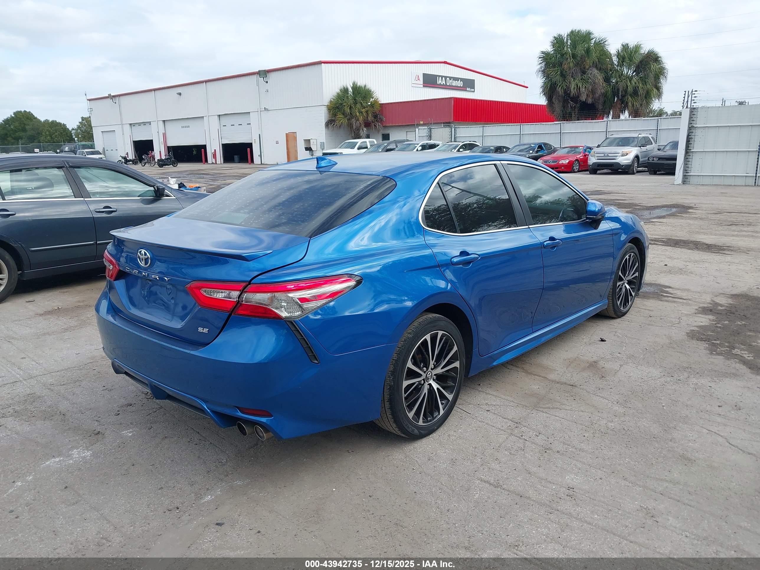 TOYOTA CAMRY image 4