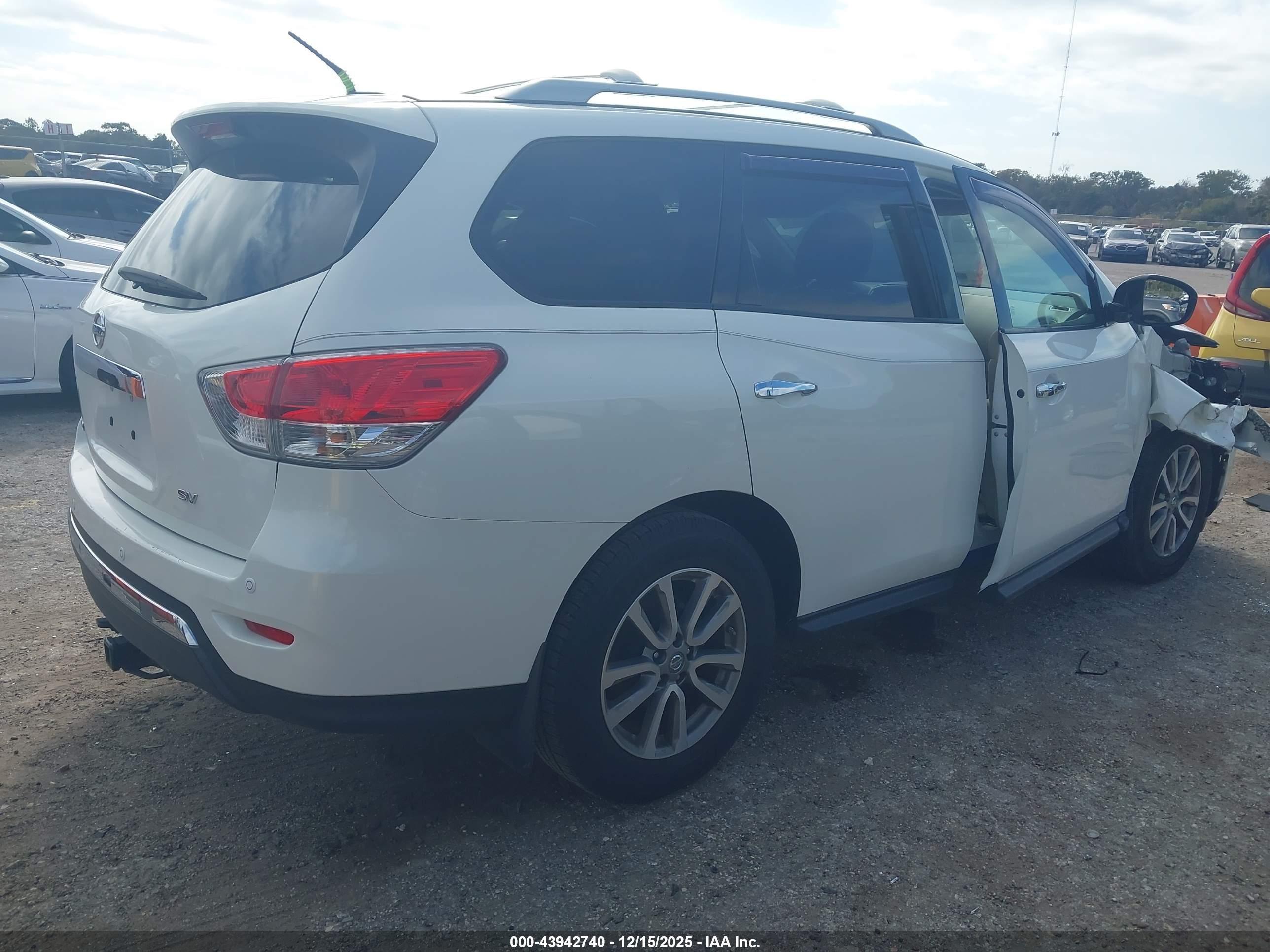 NISSAN PATHFINDER image 4