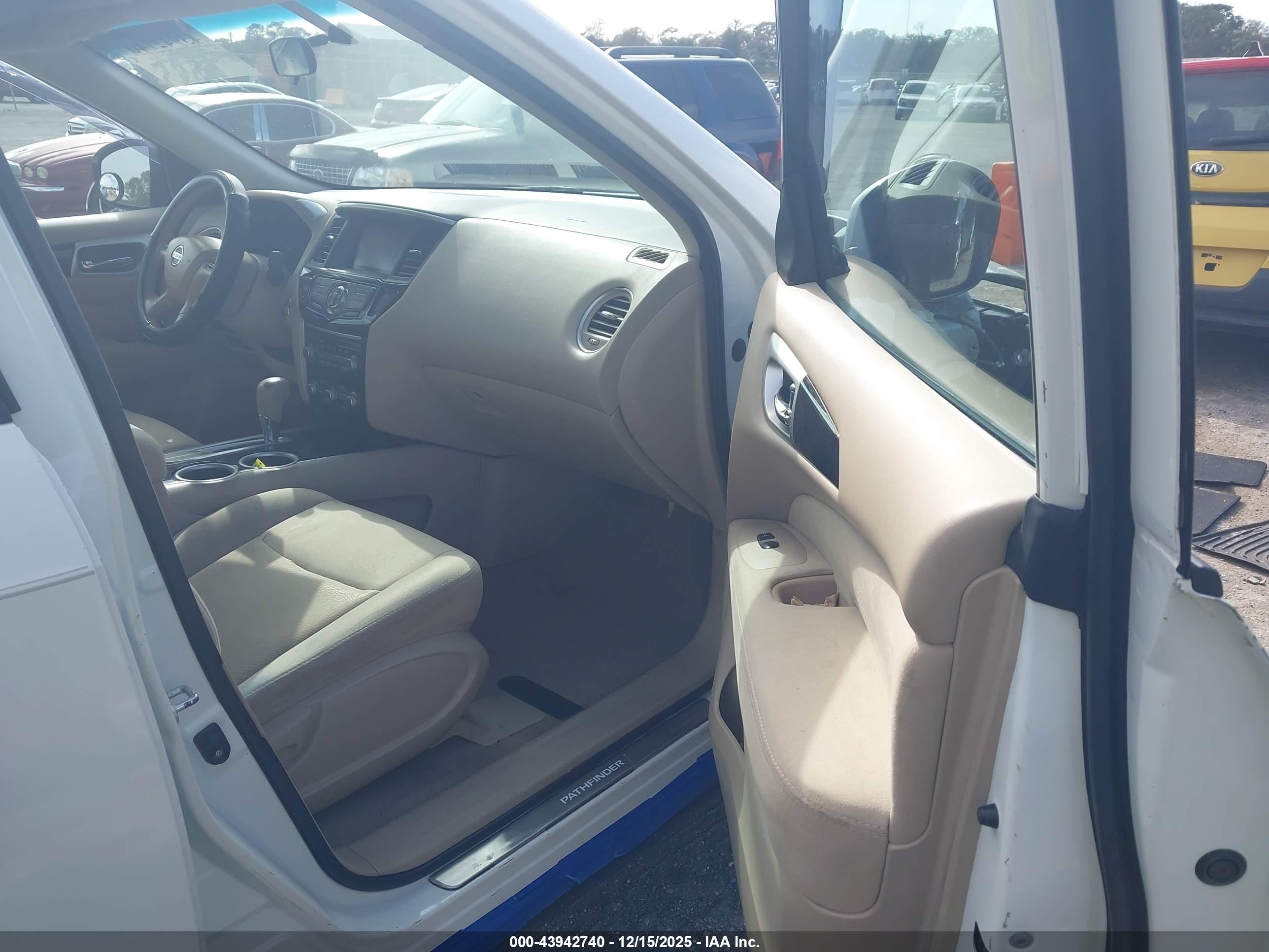 NISSAN PATHFINDER image 5