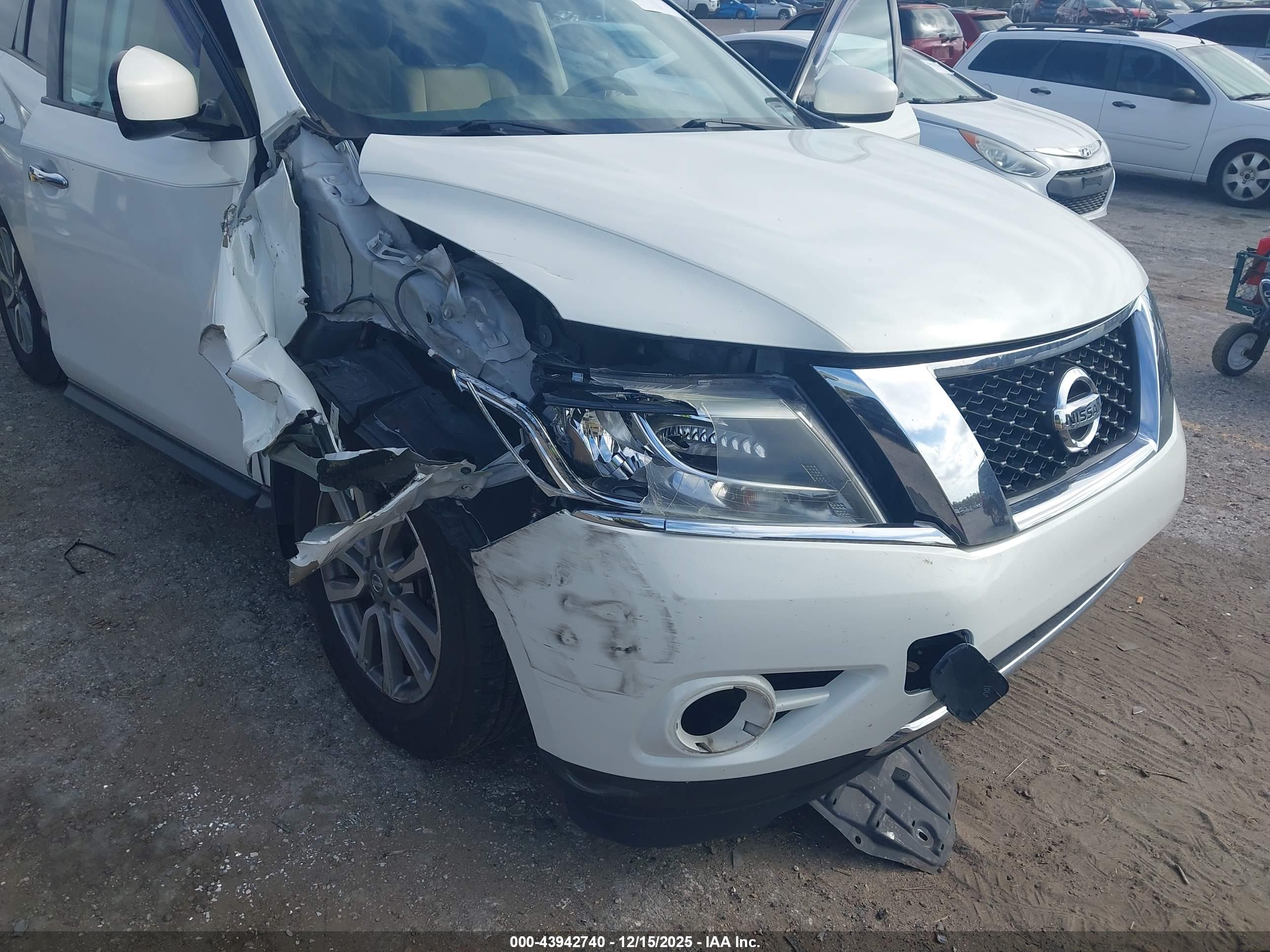 NISSAN PATHFINDER image 6