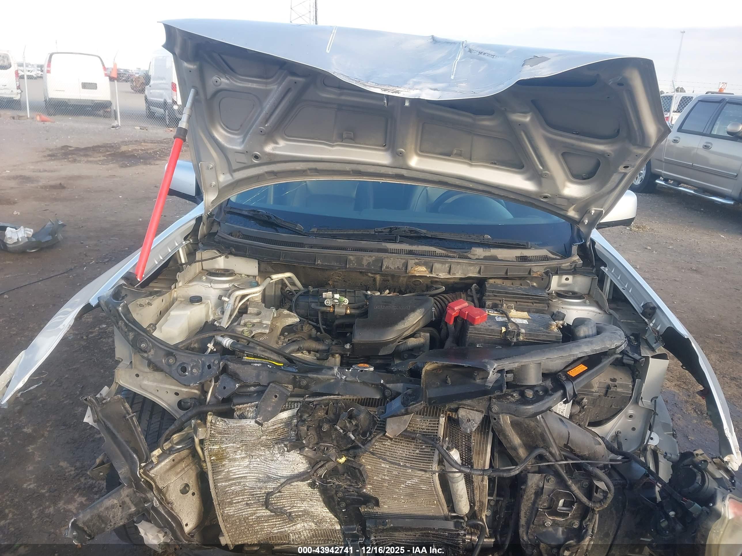 NISSAN ROGUE image 10