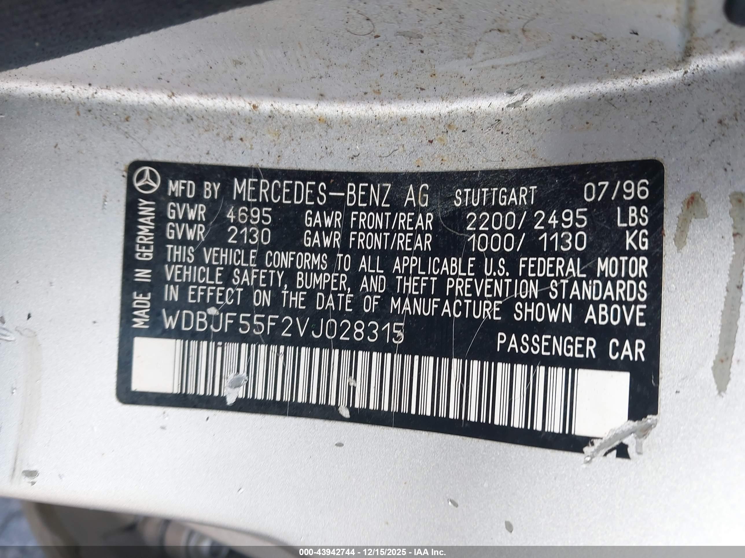 MERCEDES-BENZ E image 9