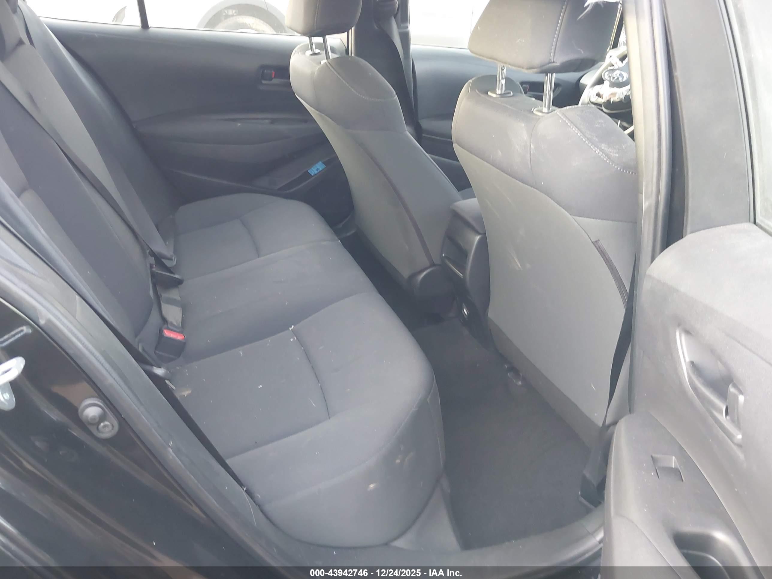 TOYOTA COROLLA image 8