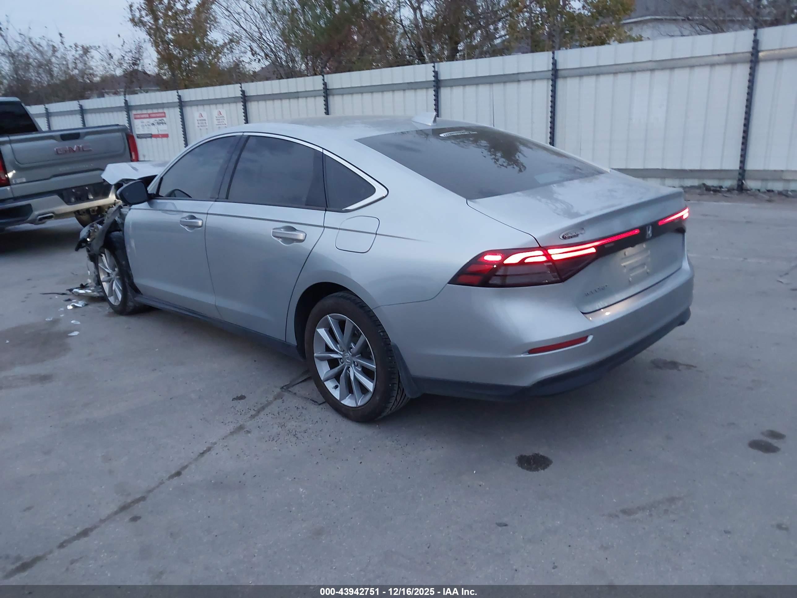 HONDA ACCORD image 3