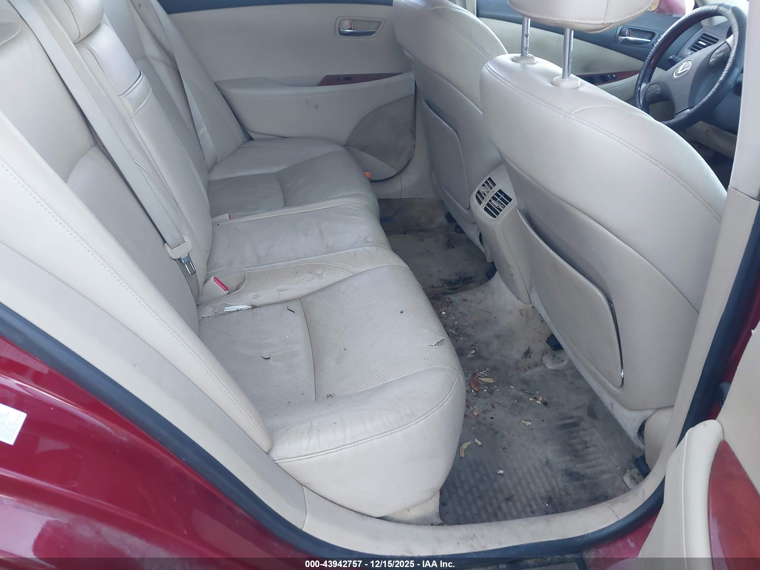 LEXUS ES image 8