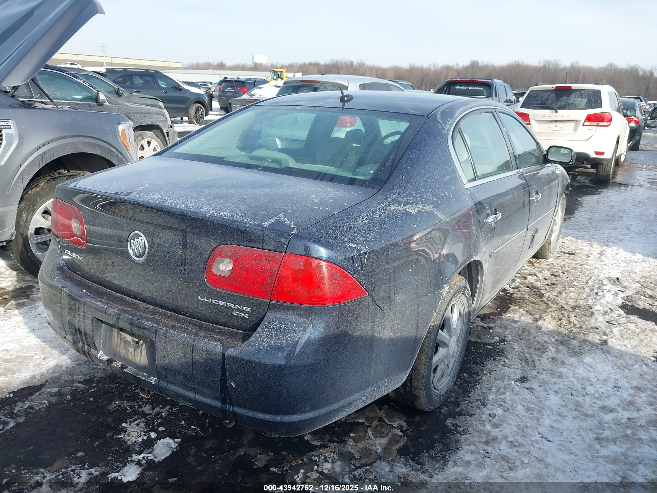 BUICK LUCERNE image 4