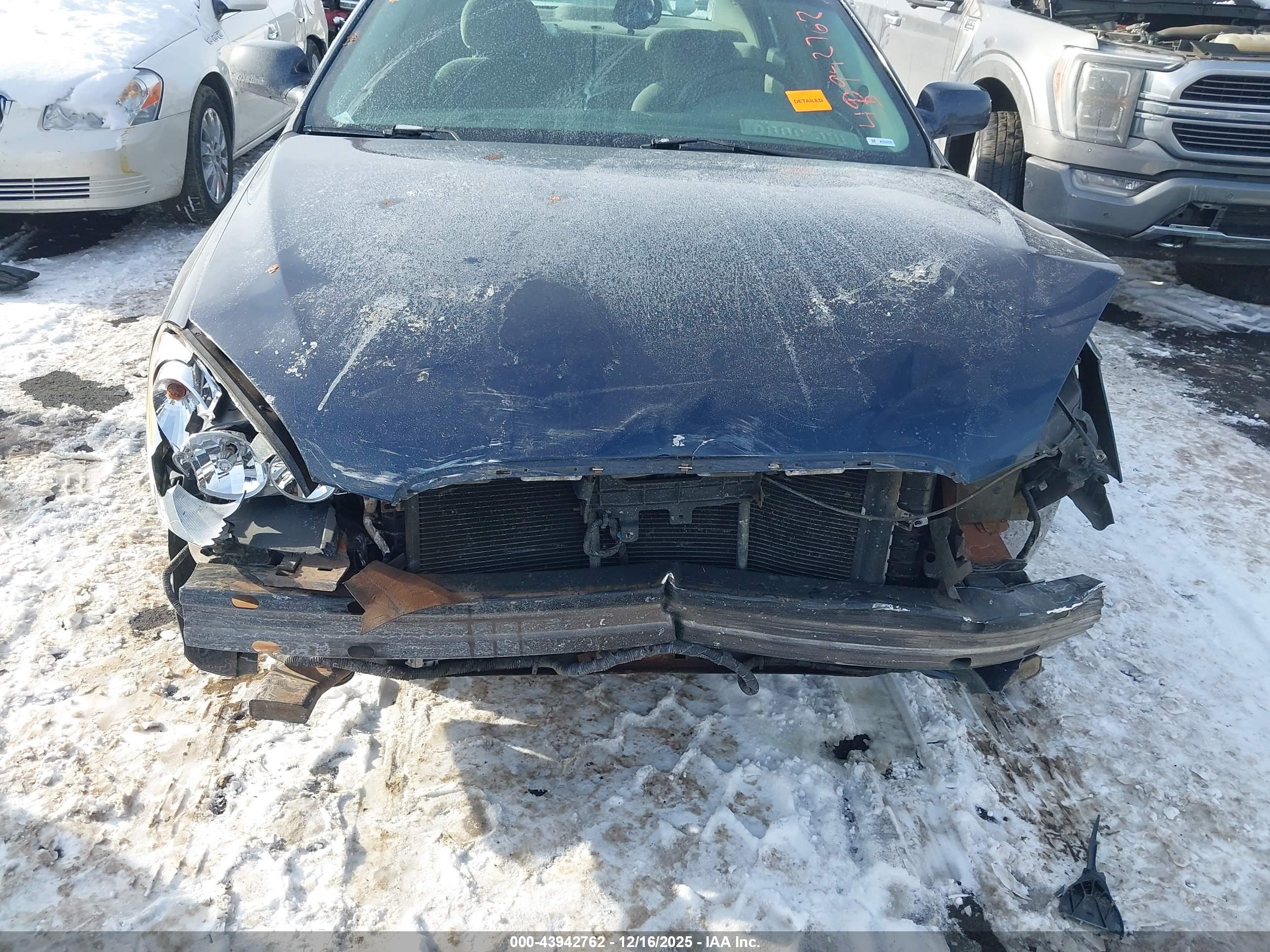BUICK LUCERNE image 6