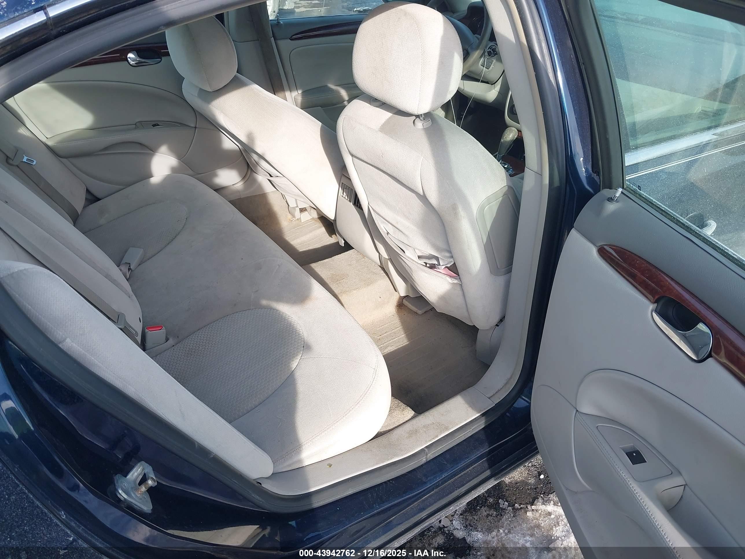 BUICK LUCERNE image 8