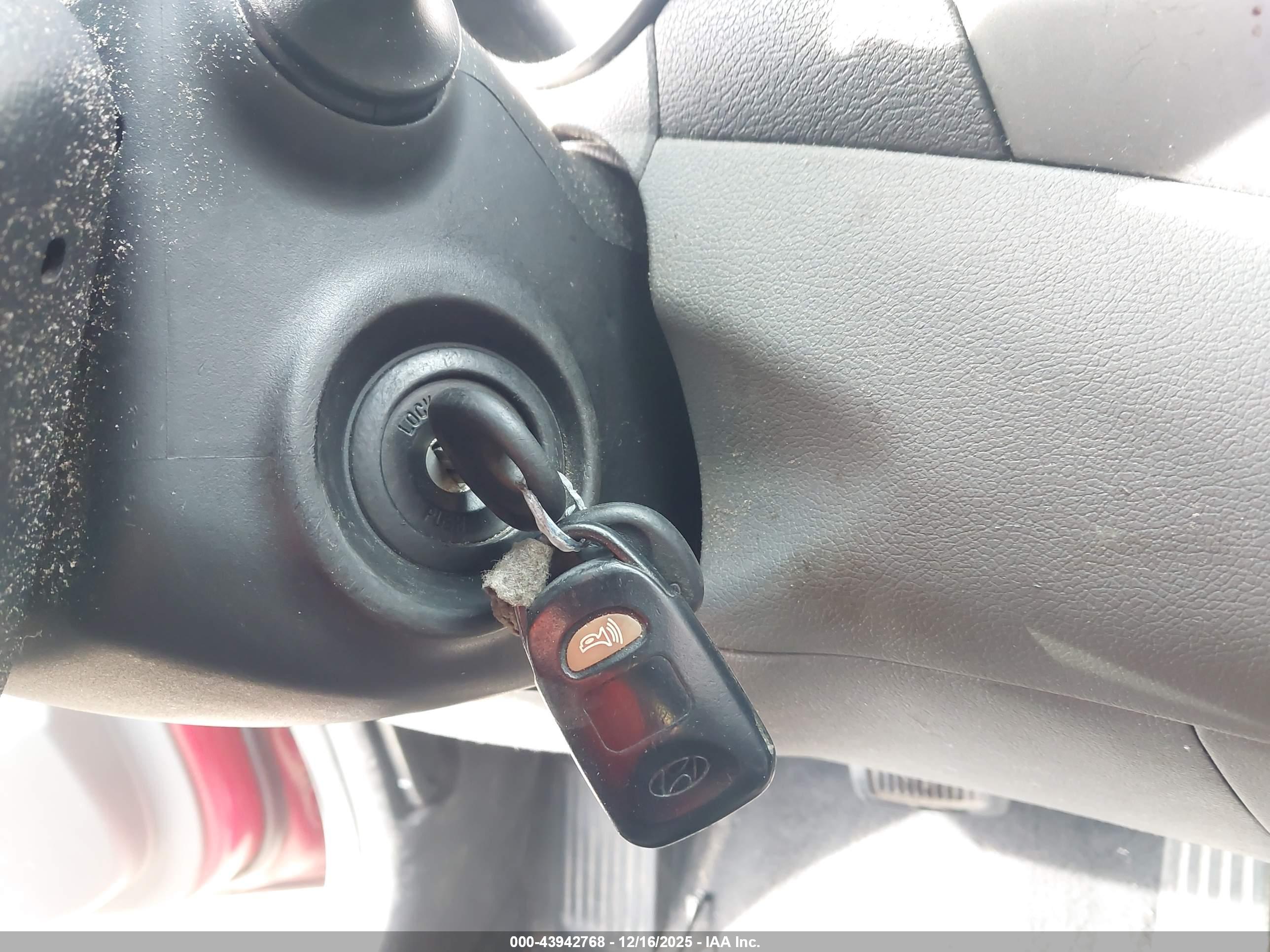 HYUNDAI ELANTRA image 11