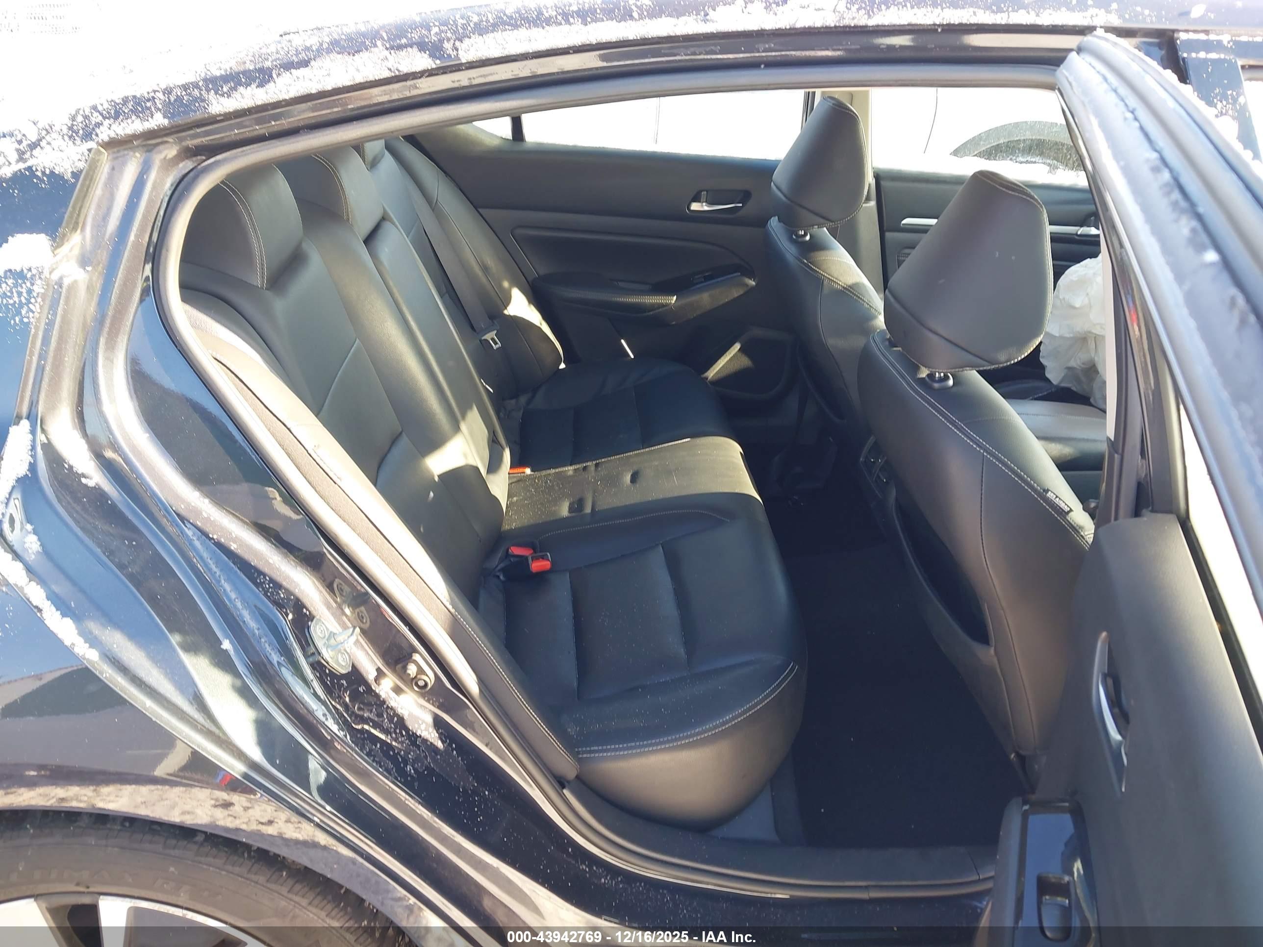 NISSAN ALTIMA image 8