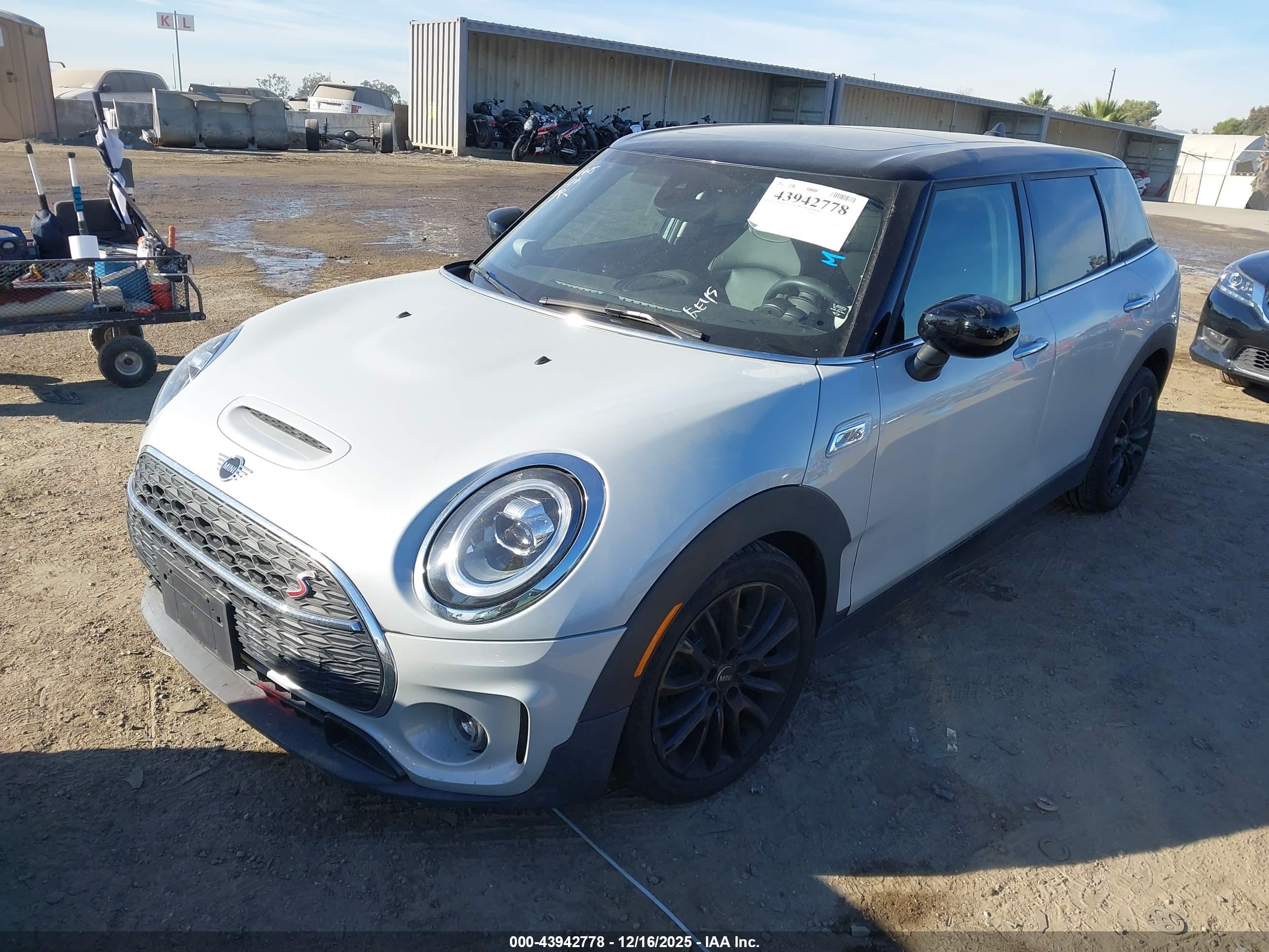 MINI CLUBMAN image 2