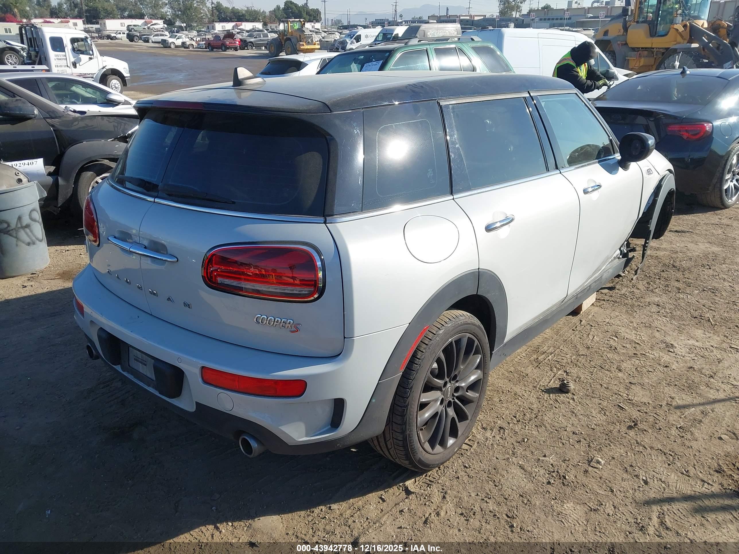 MINI CLUBMAN image 4