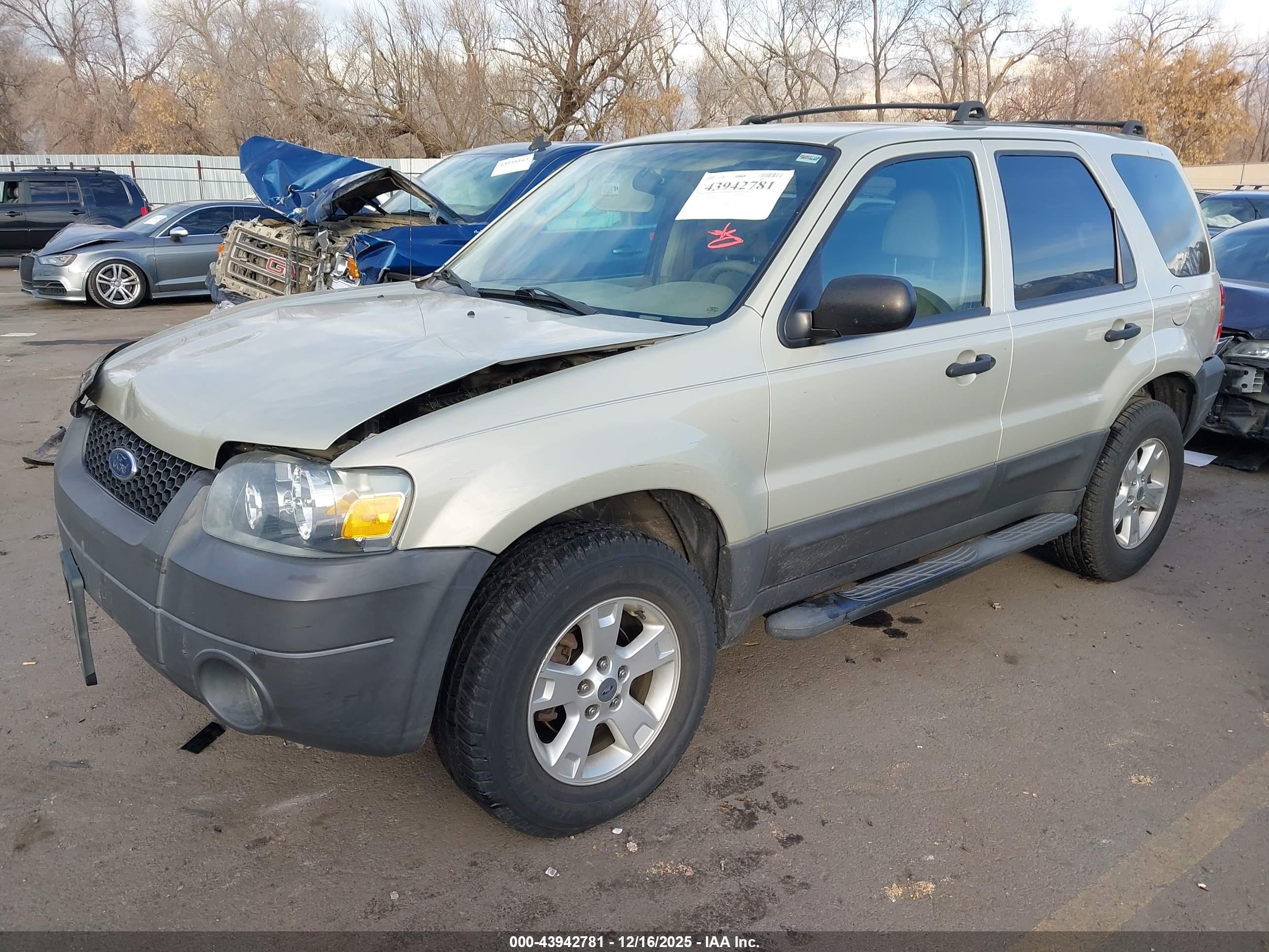 FORD ESCAPE image 2