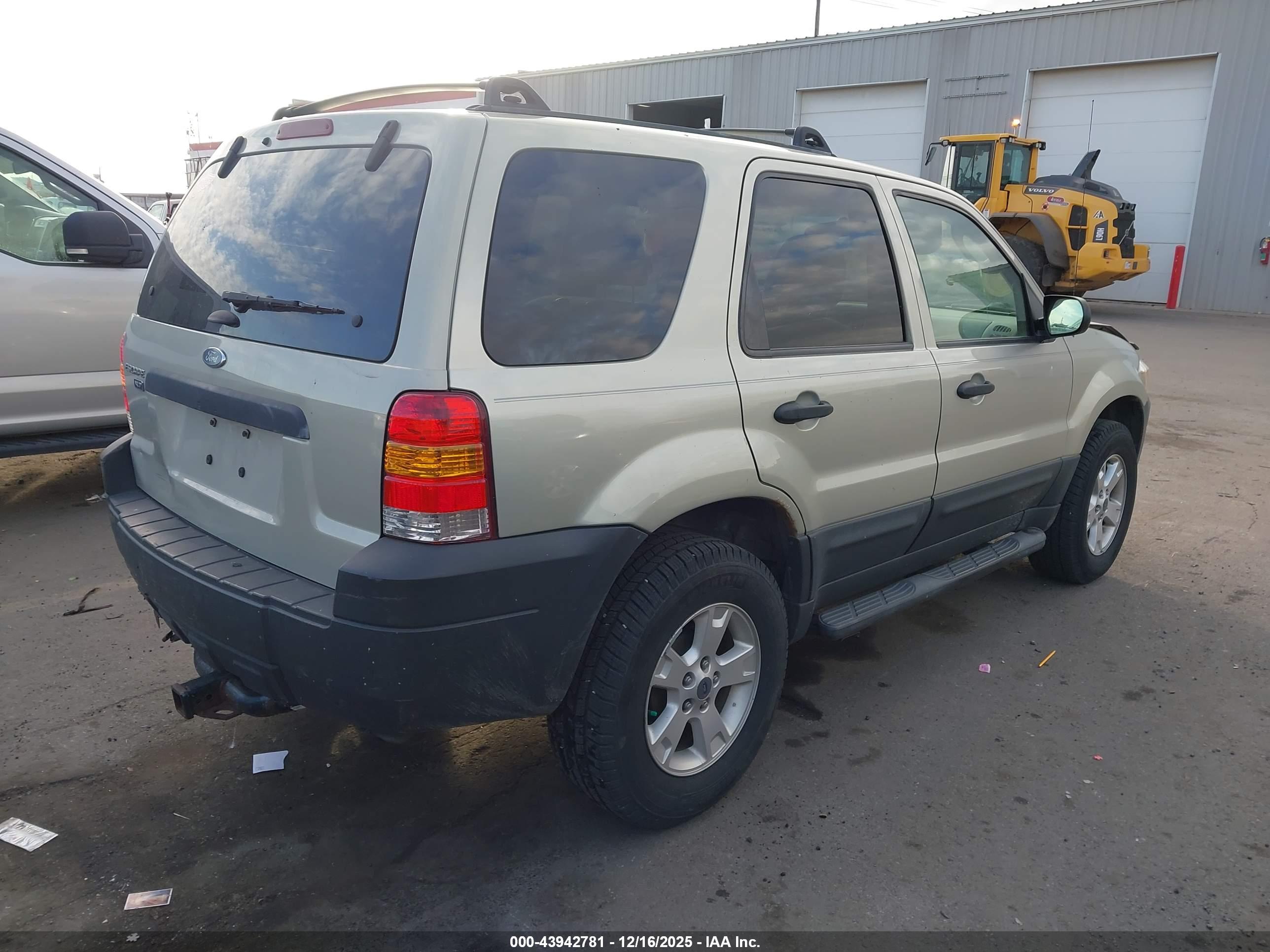 FORD ESCAPE image 4