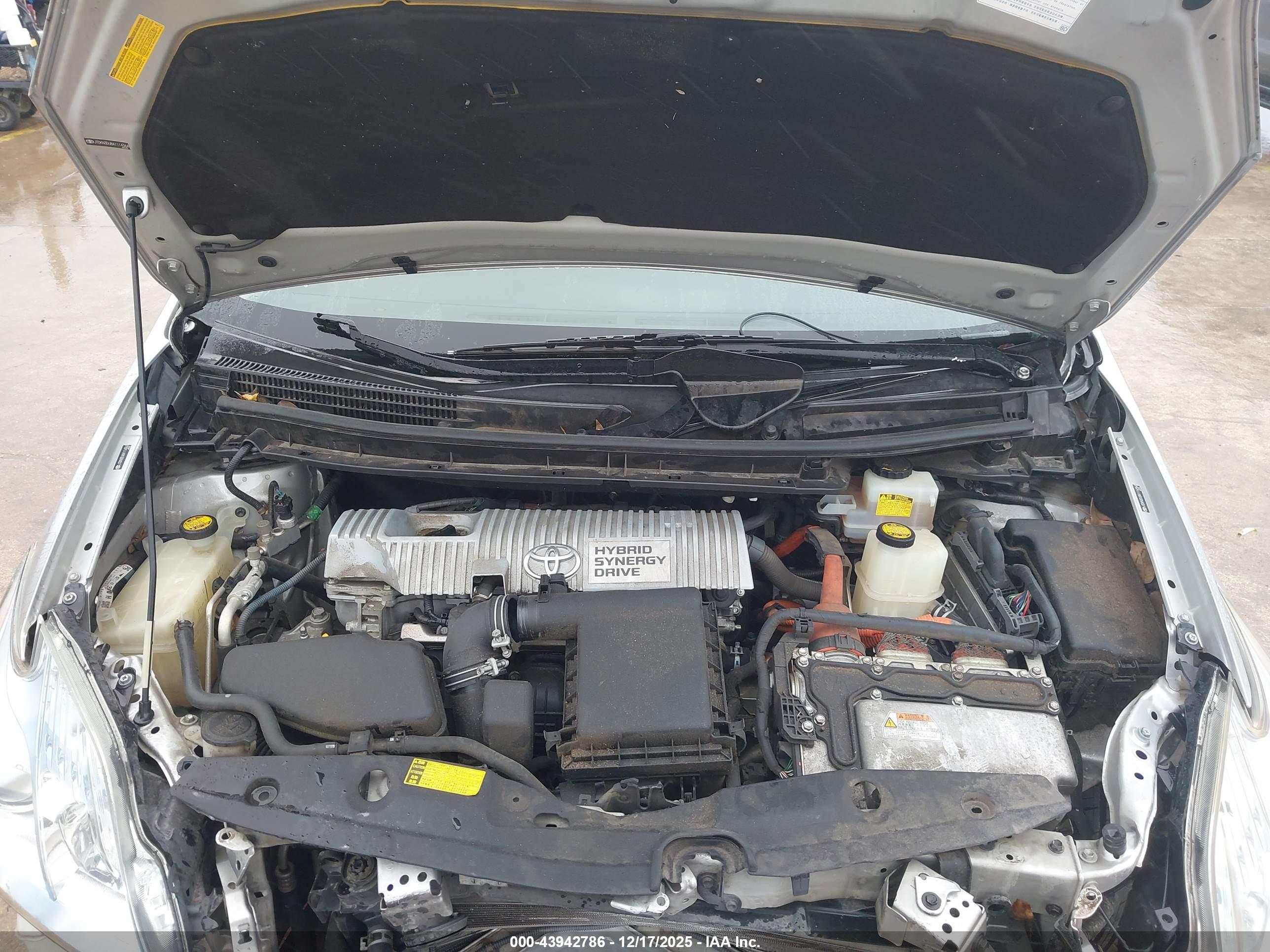 TOYOTA PRIUS image 10