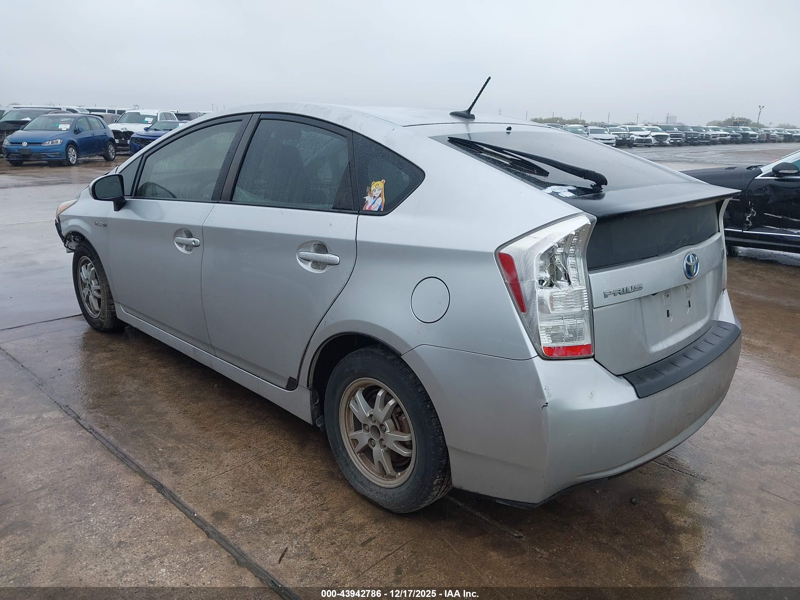 TOYOTA PRIUS image 3