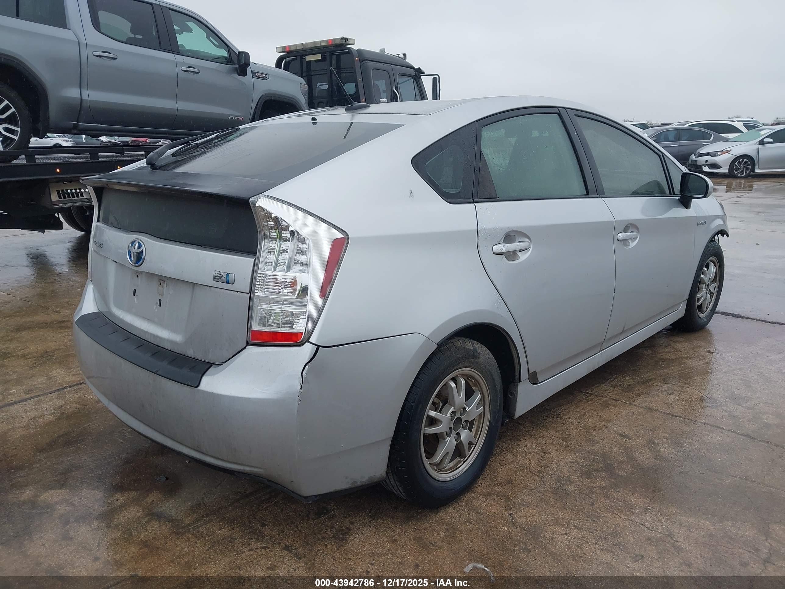 TOYOTA PRIUS image 4
