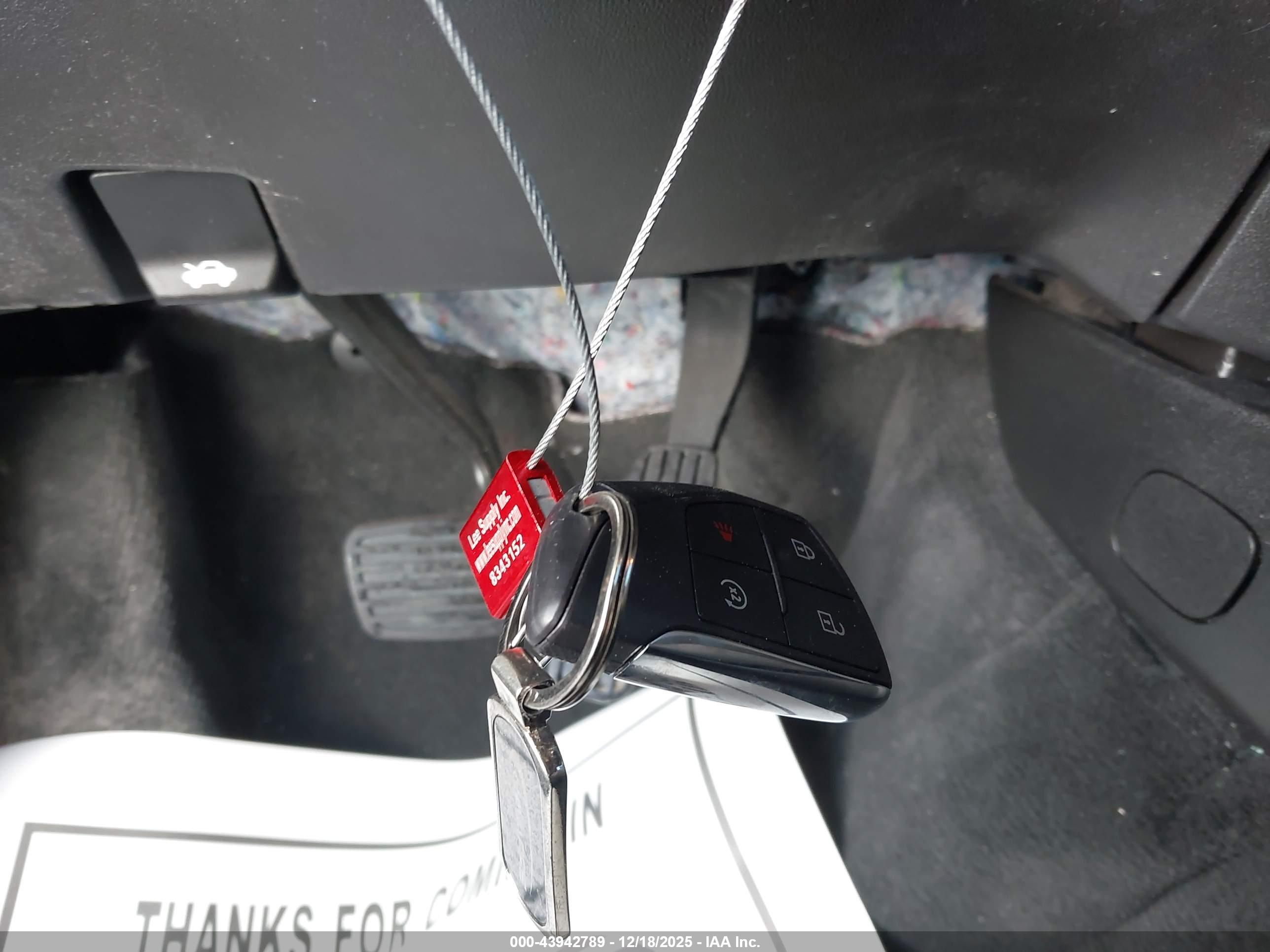 CHEVROLET COLORADO image 11