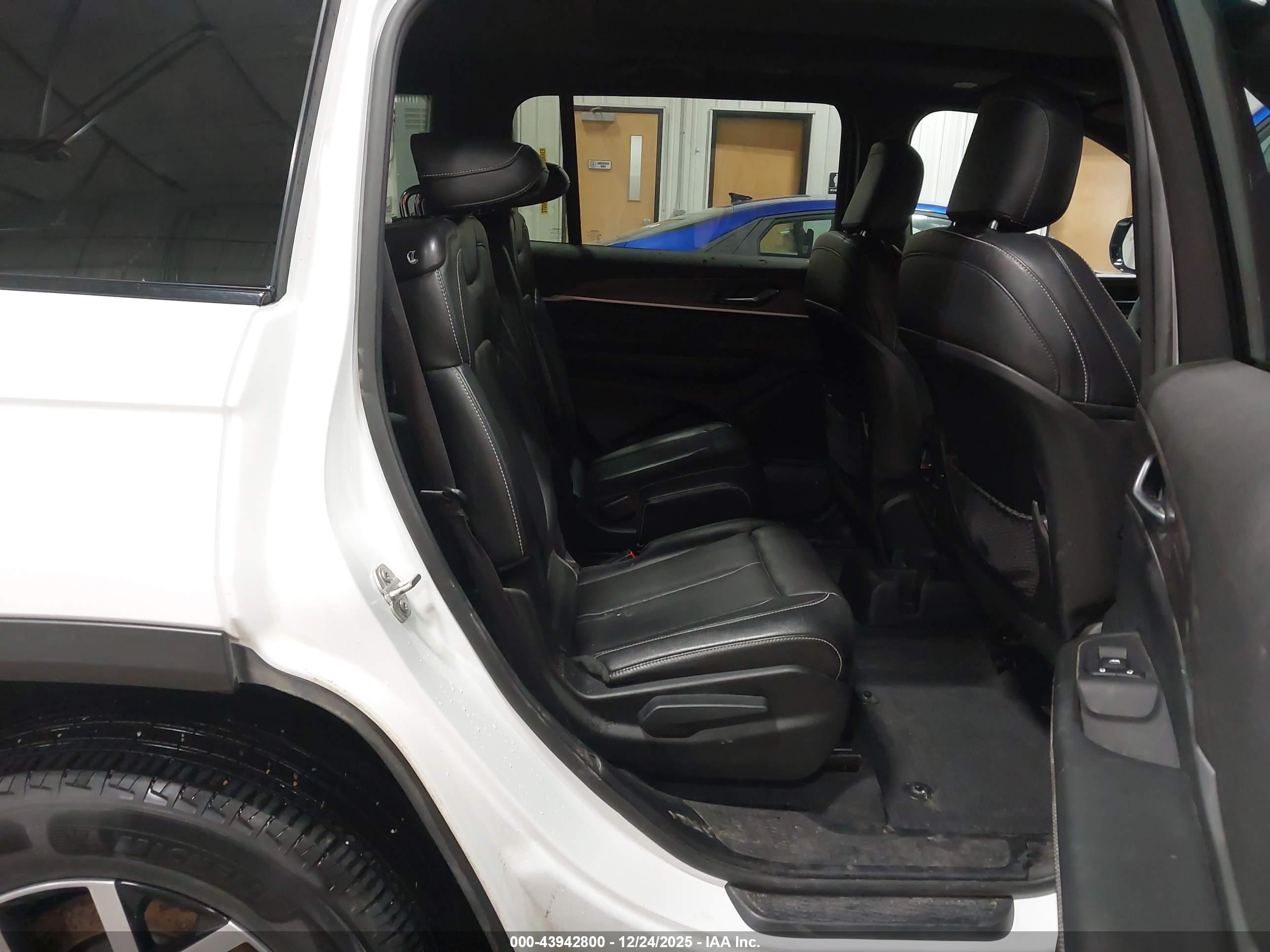 JEEP GRAND image 8