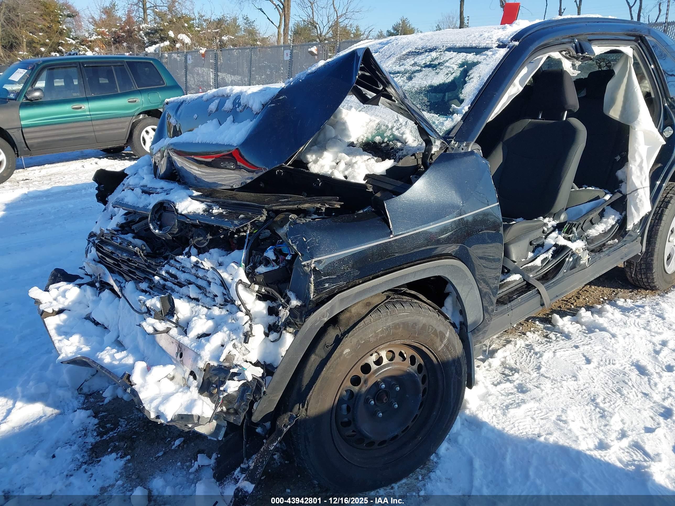 TOYOTA RAV4 image 6