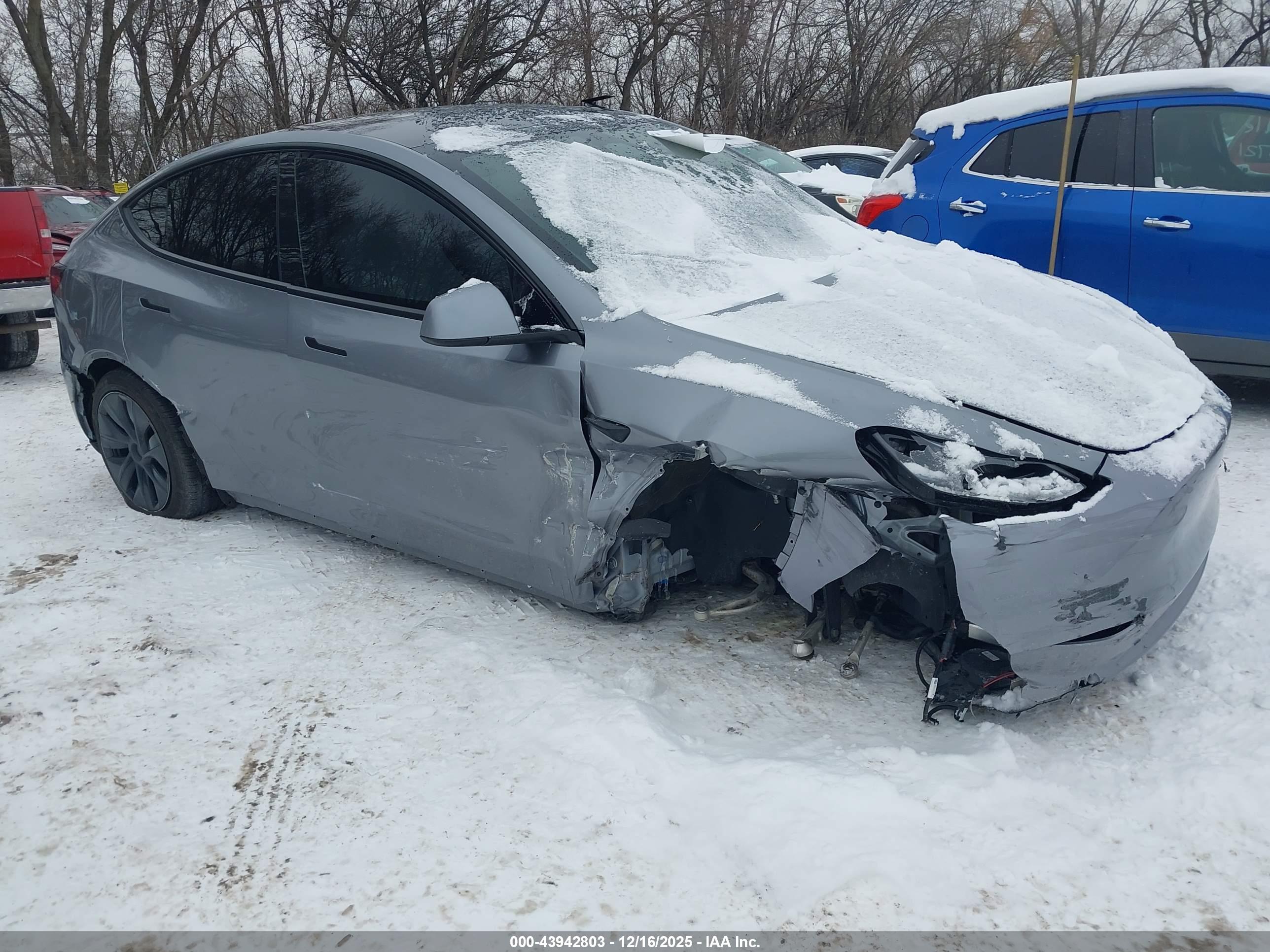 TESLA MODEL image 6
