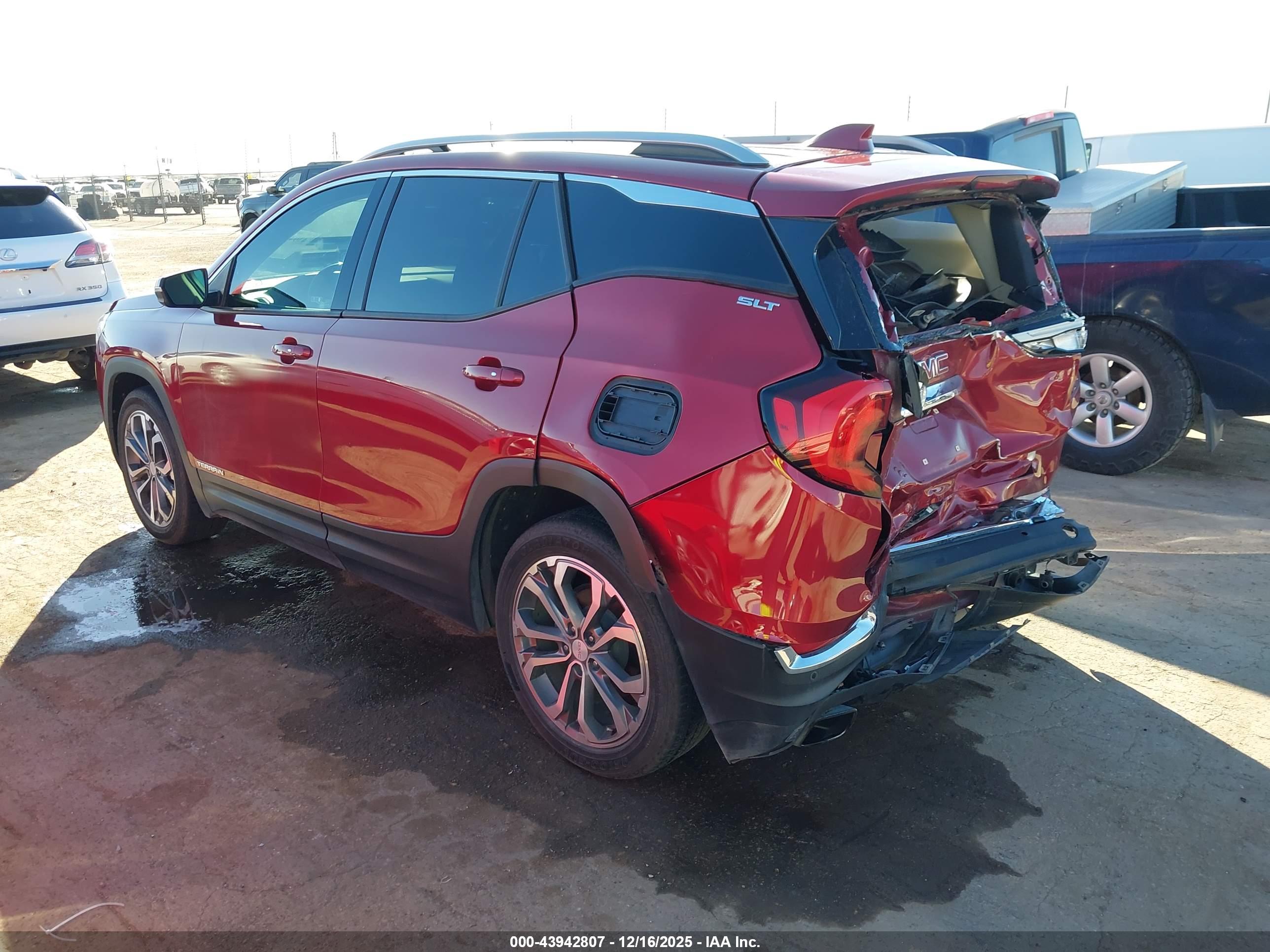 GMC TERRAIN image 3