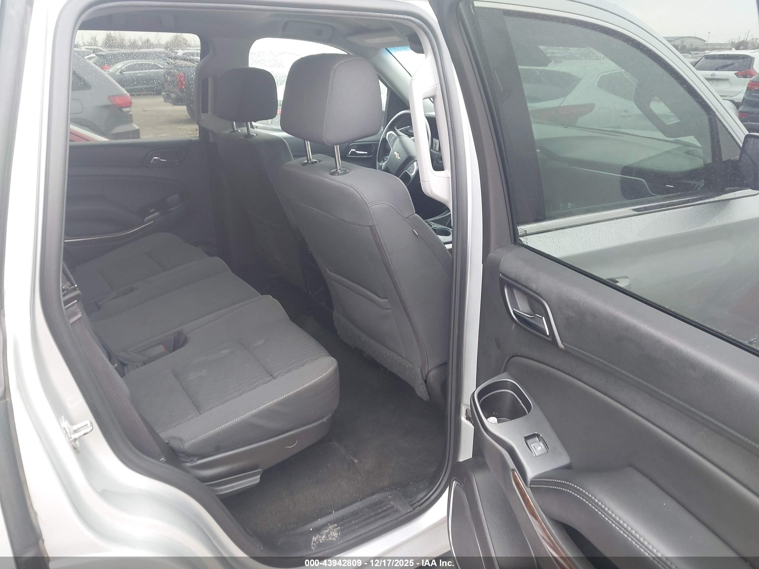CHEVROLET TAHOE image 8