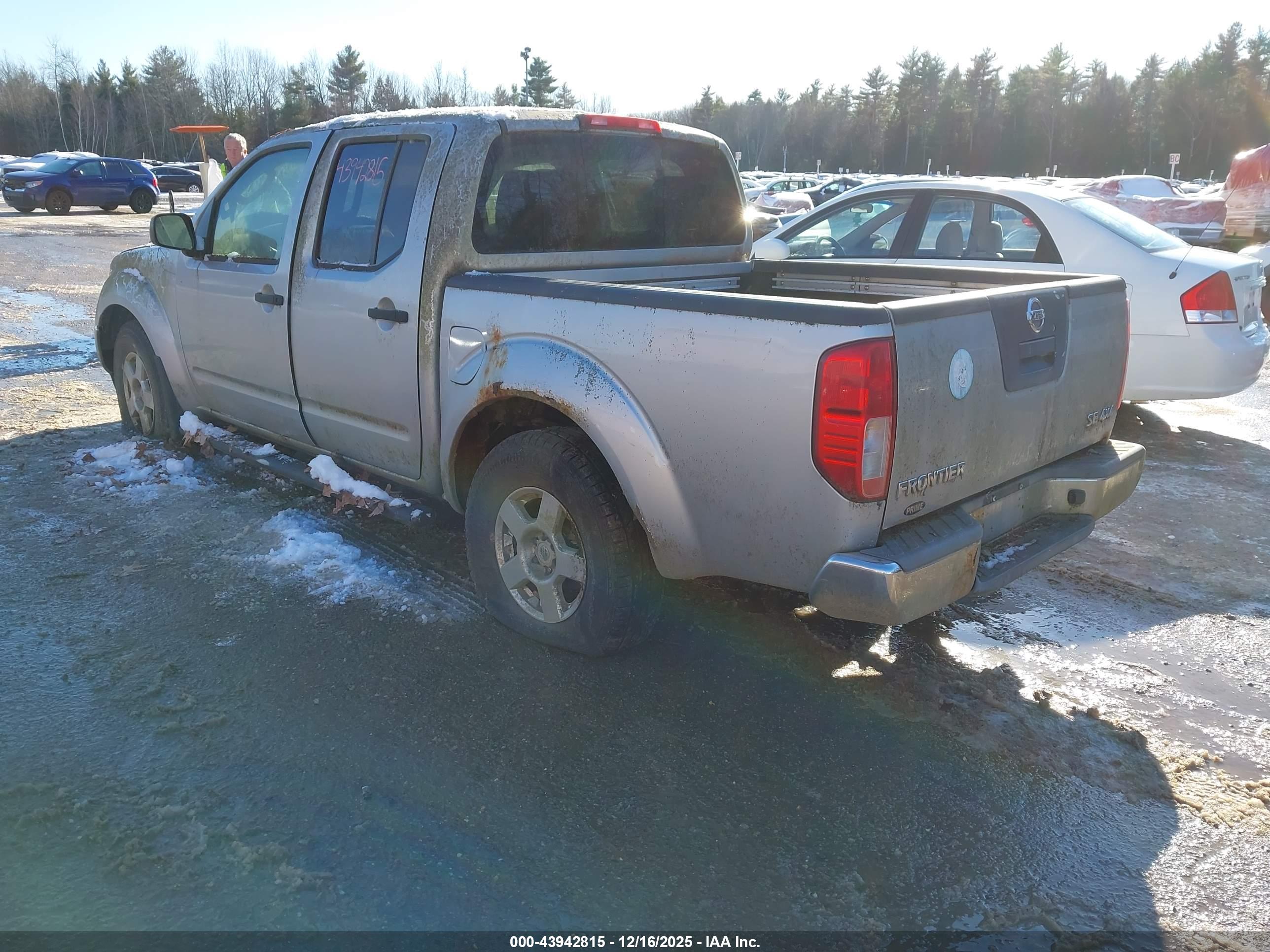 NISSAN FRONTIER image 3
