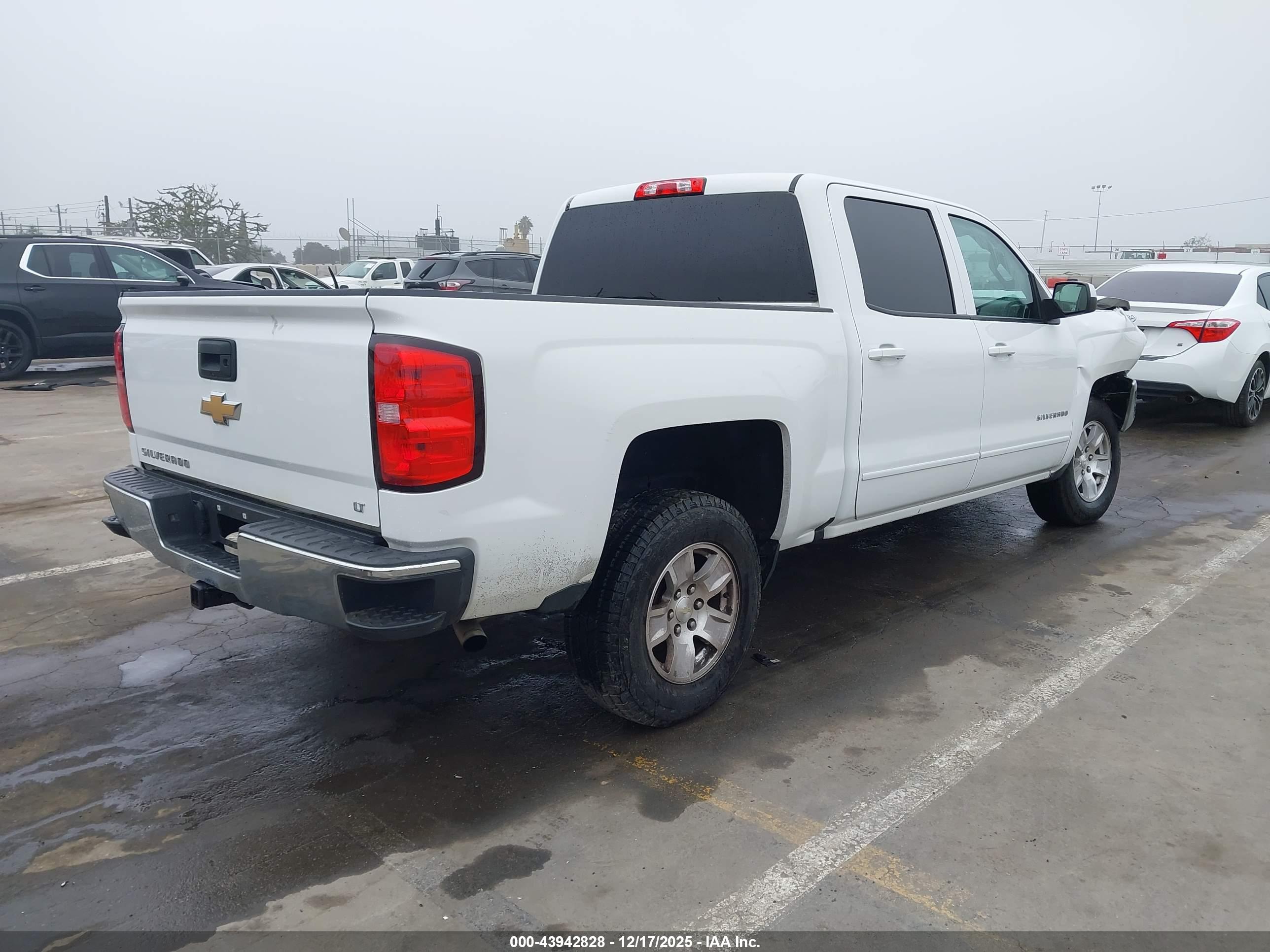 CHEVROLET SILVERADO image 4