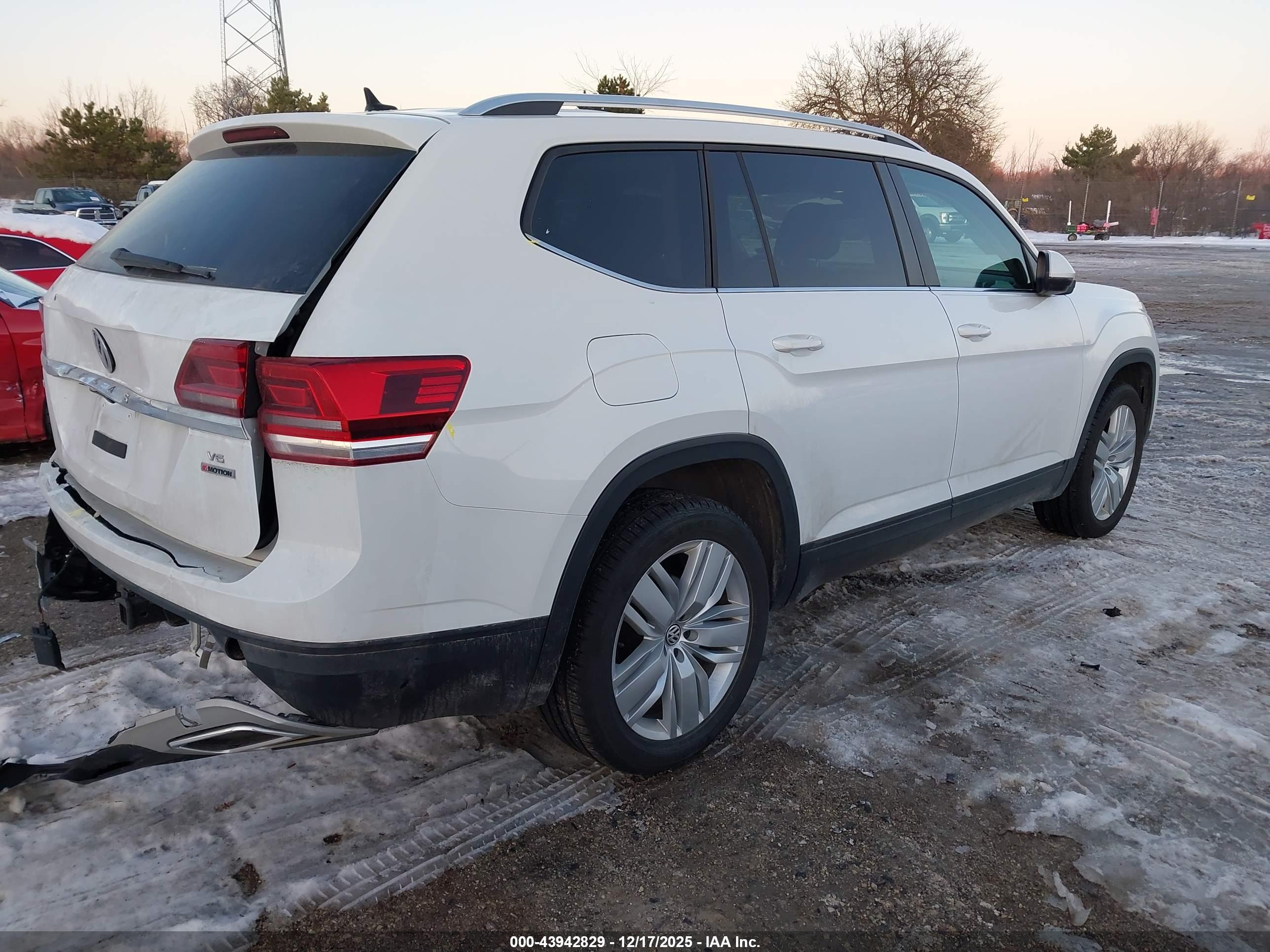 VOLKSWAGEN ATLAS image 4