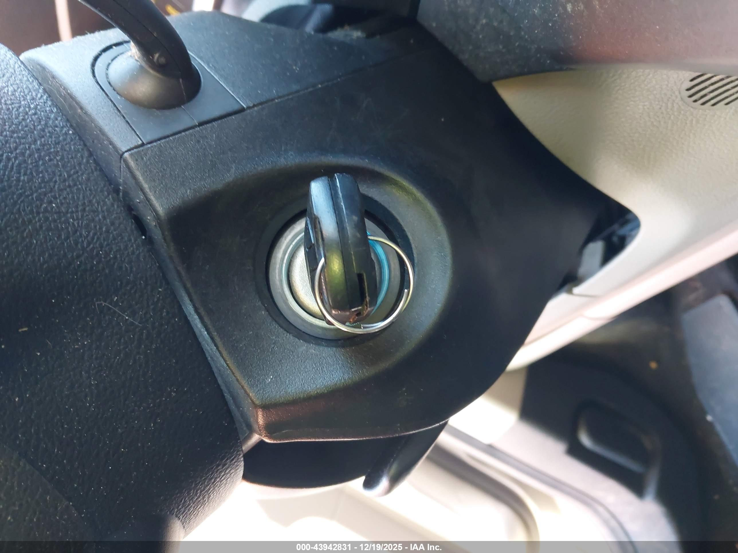 FORD ESCAPE image 11
