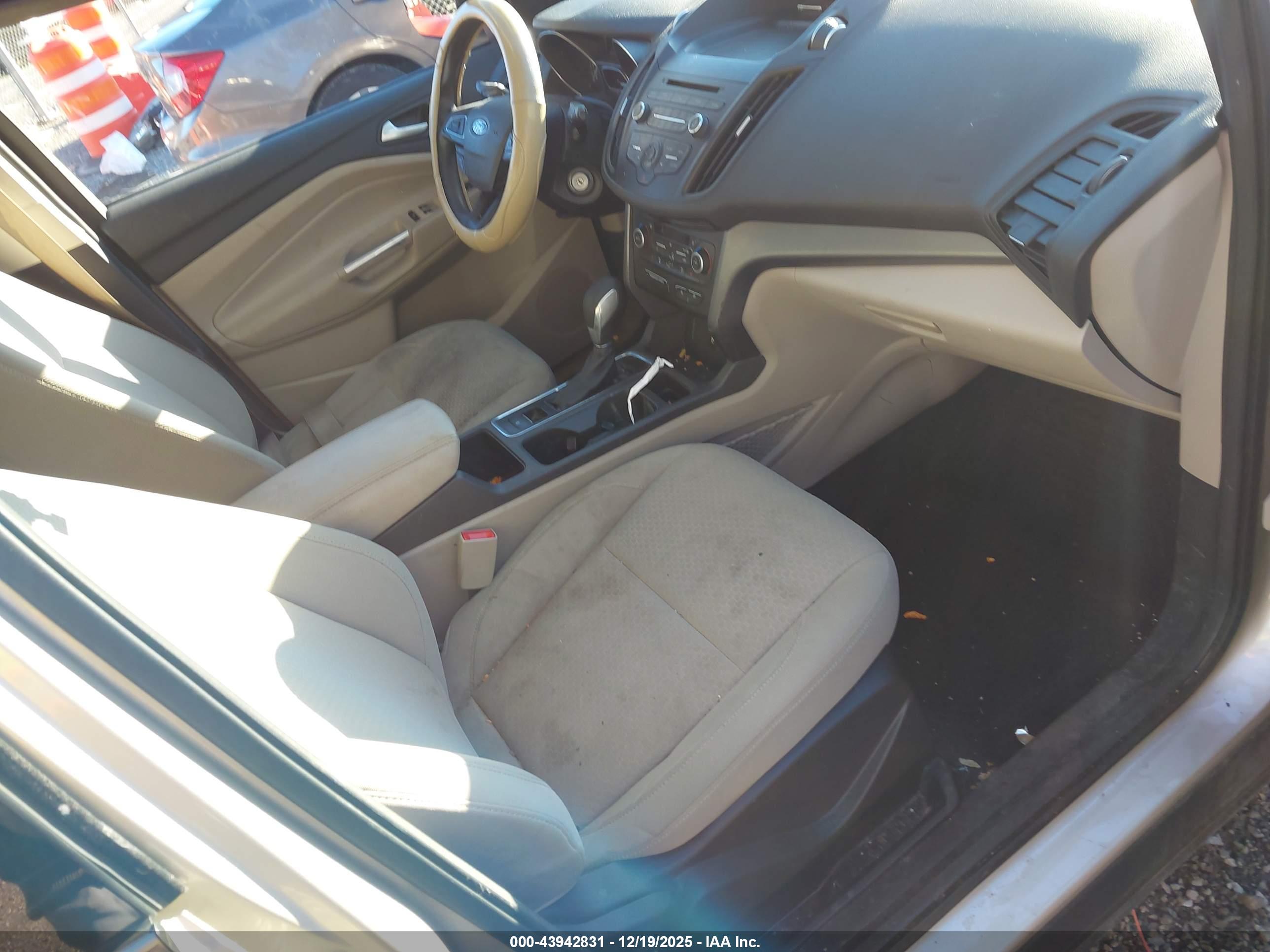 FORD ESCAPE image 5