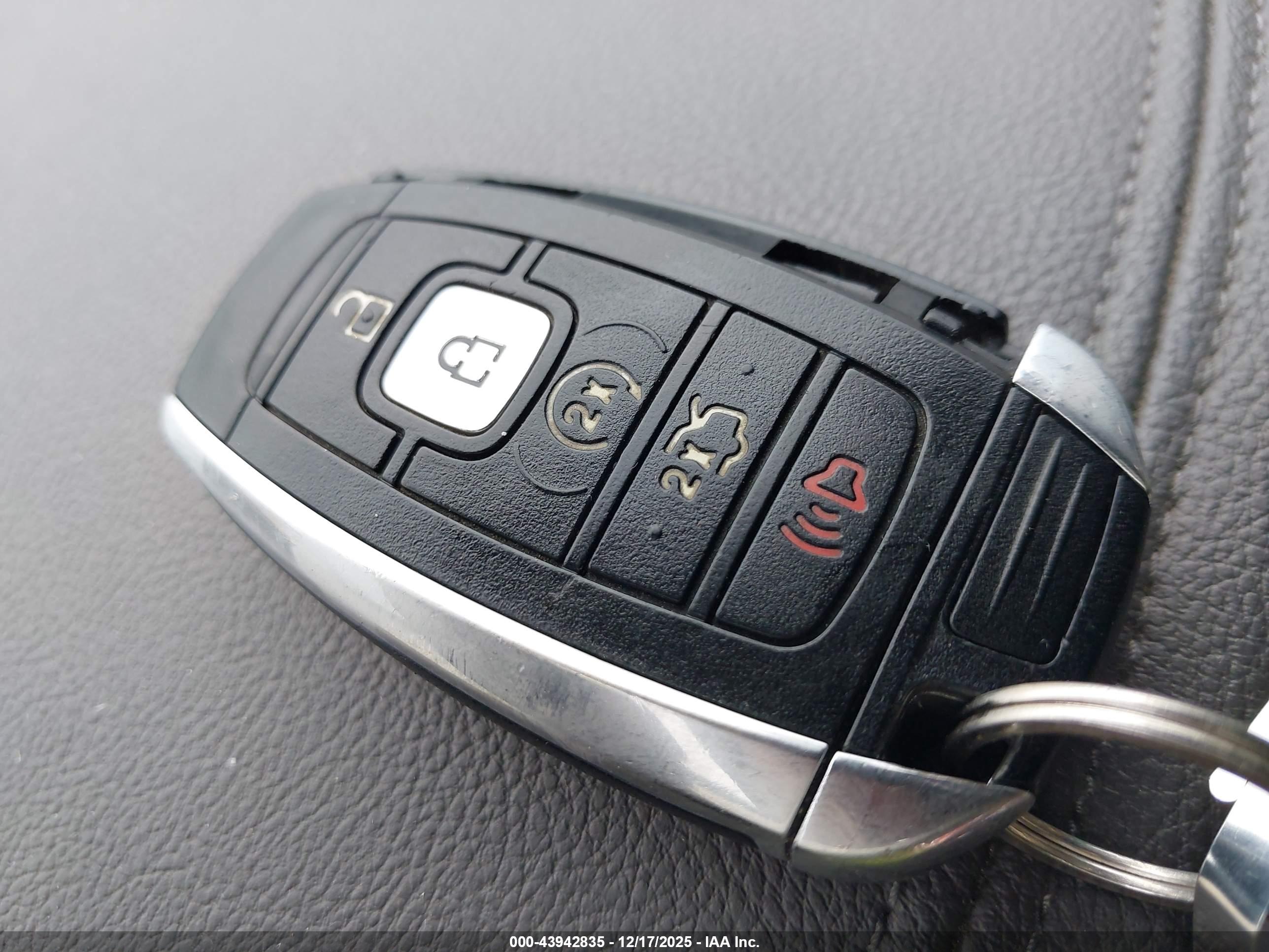 LINCOLN MKZ image 11