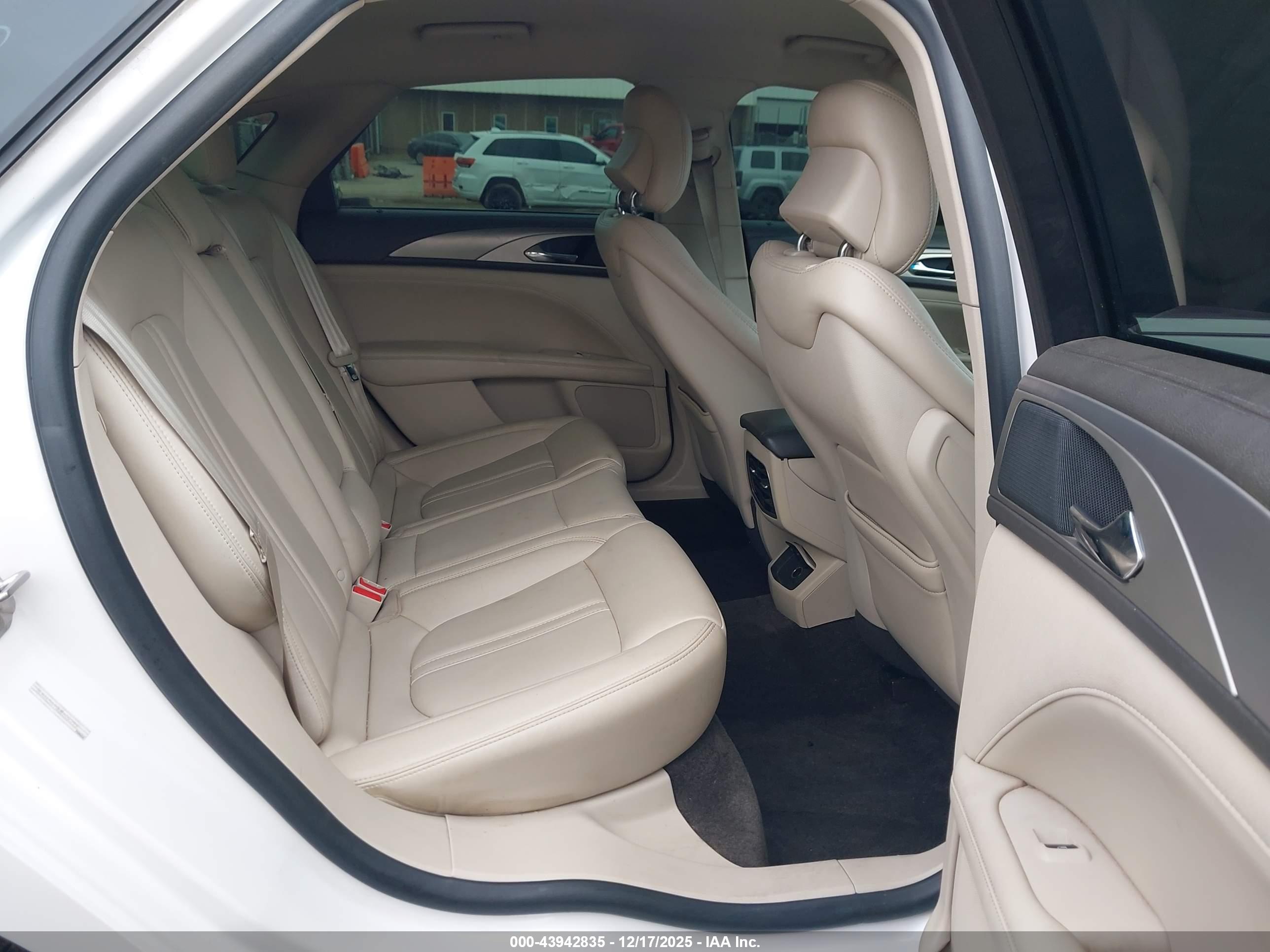 LINCOLN MKZ image 8