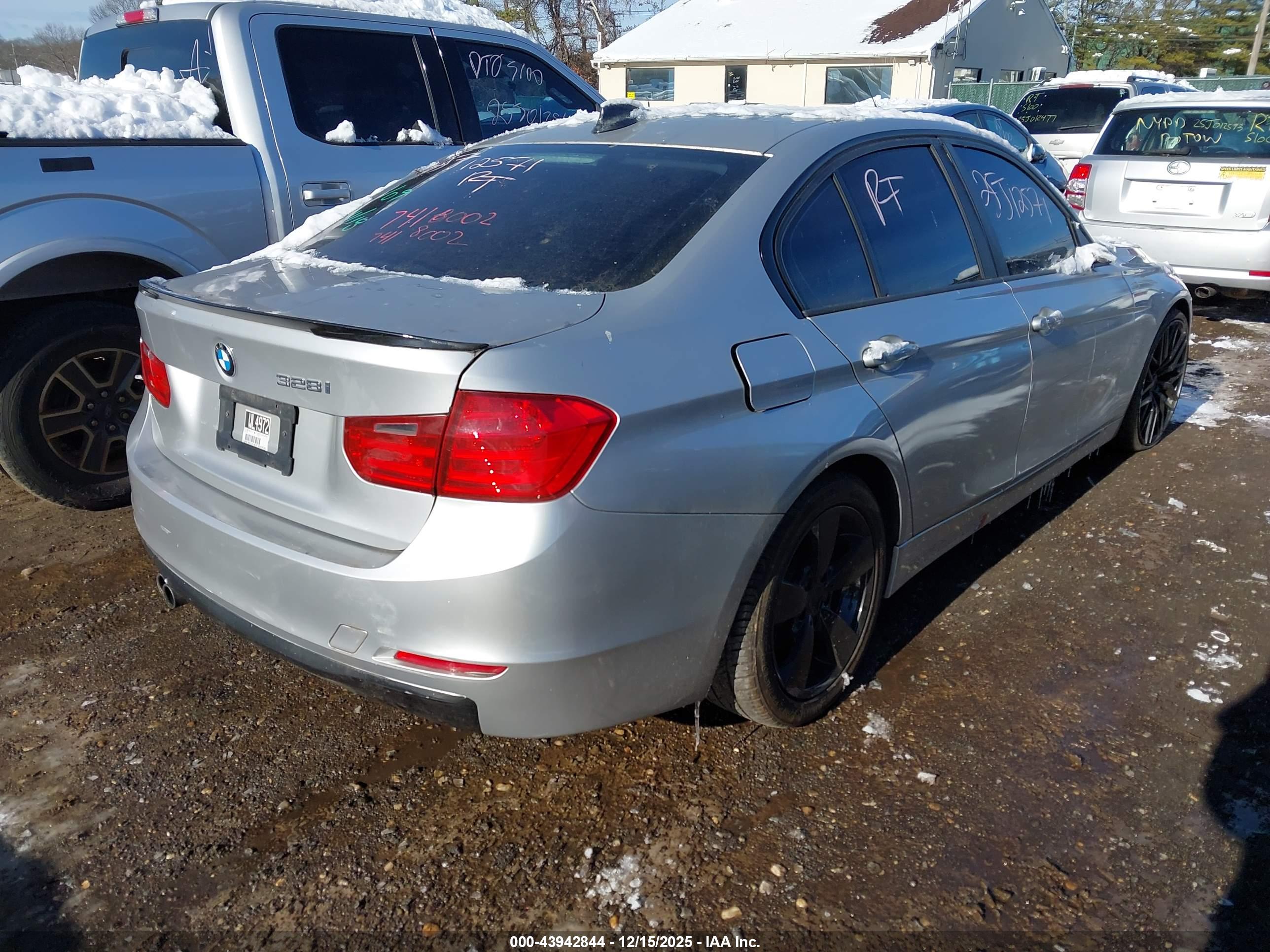 BMW 328I image 4
