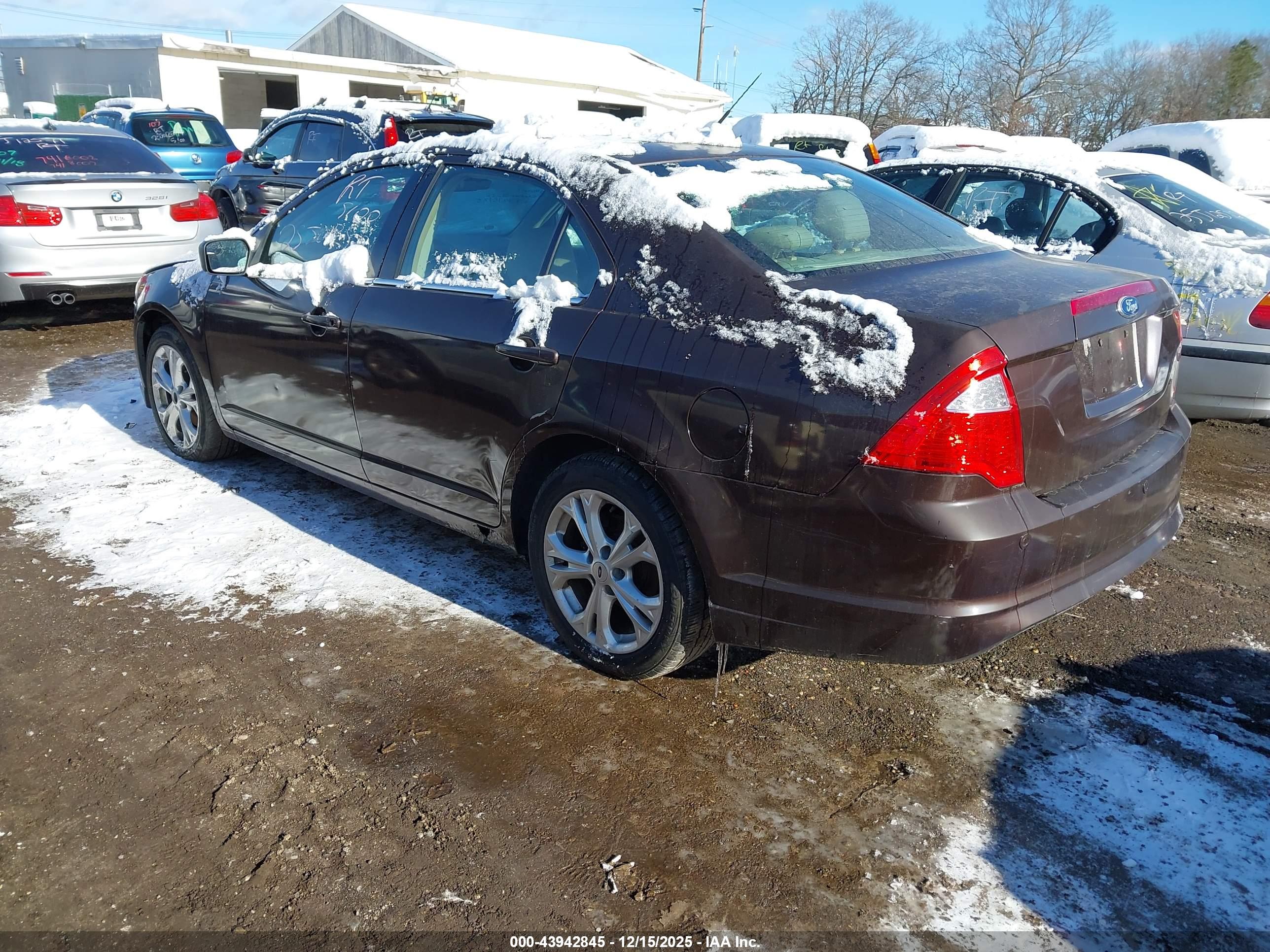 FORD FUSION image 3